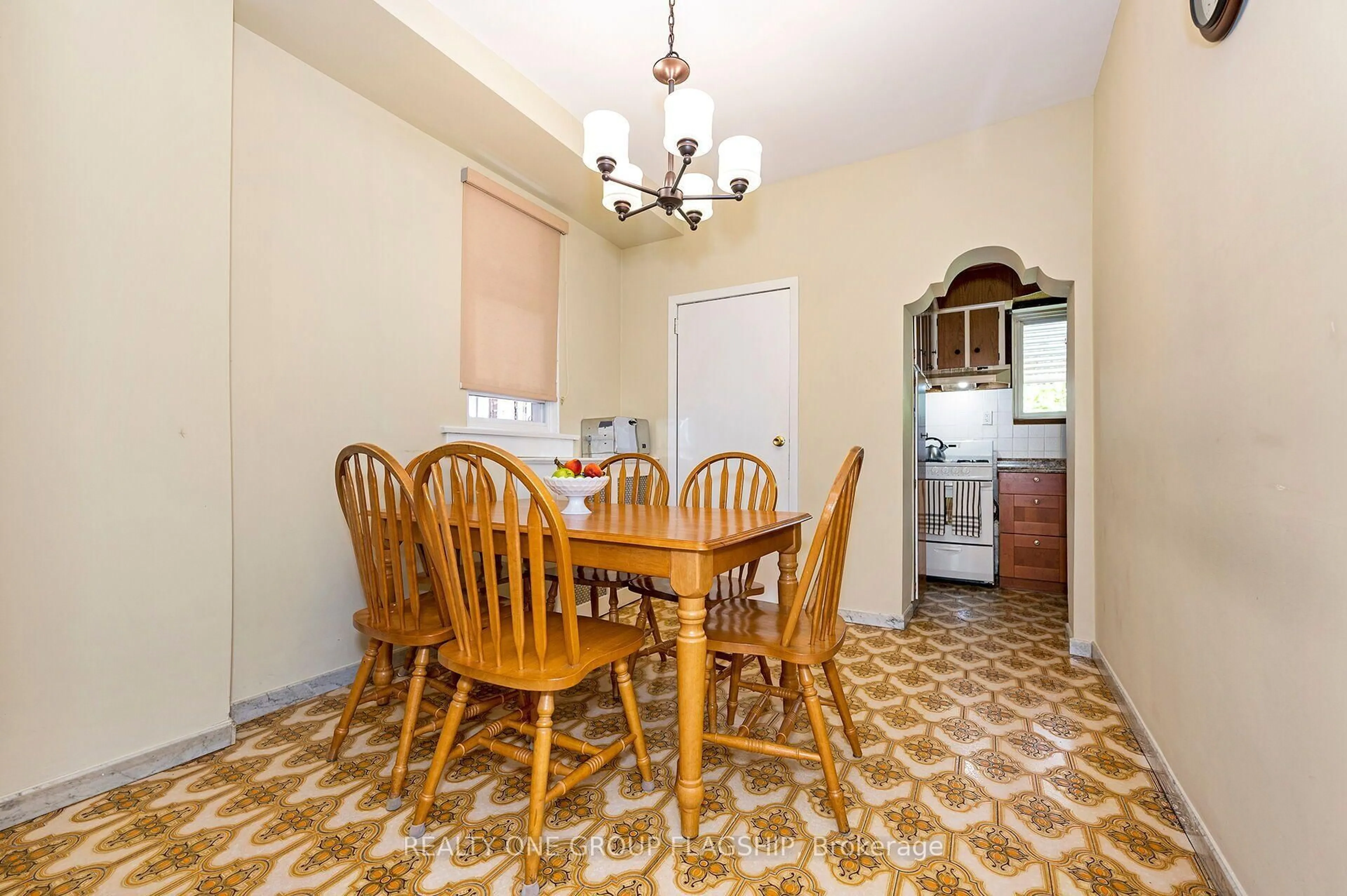 Dining room, ceramic/tile floor for 475 Shaw St, Toronto Ontario M6G 3L4