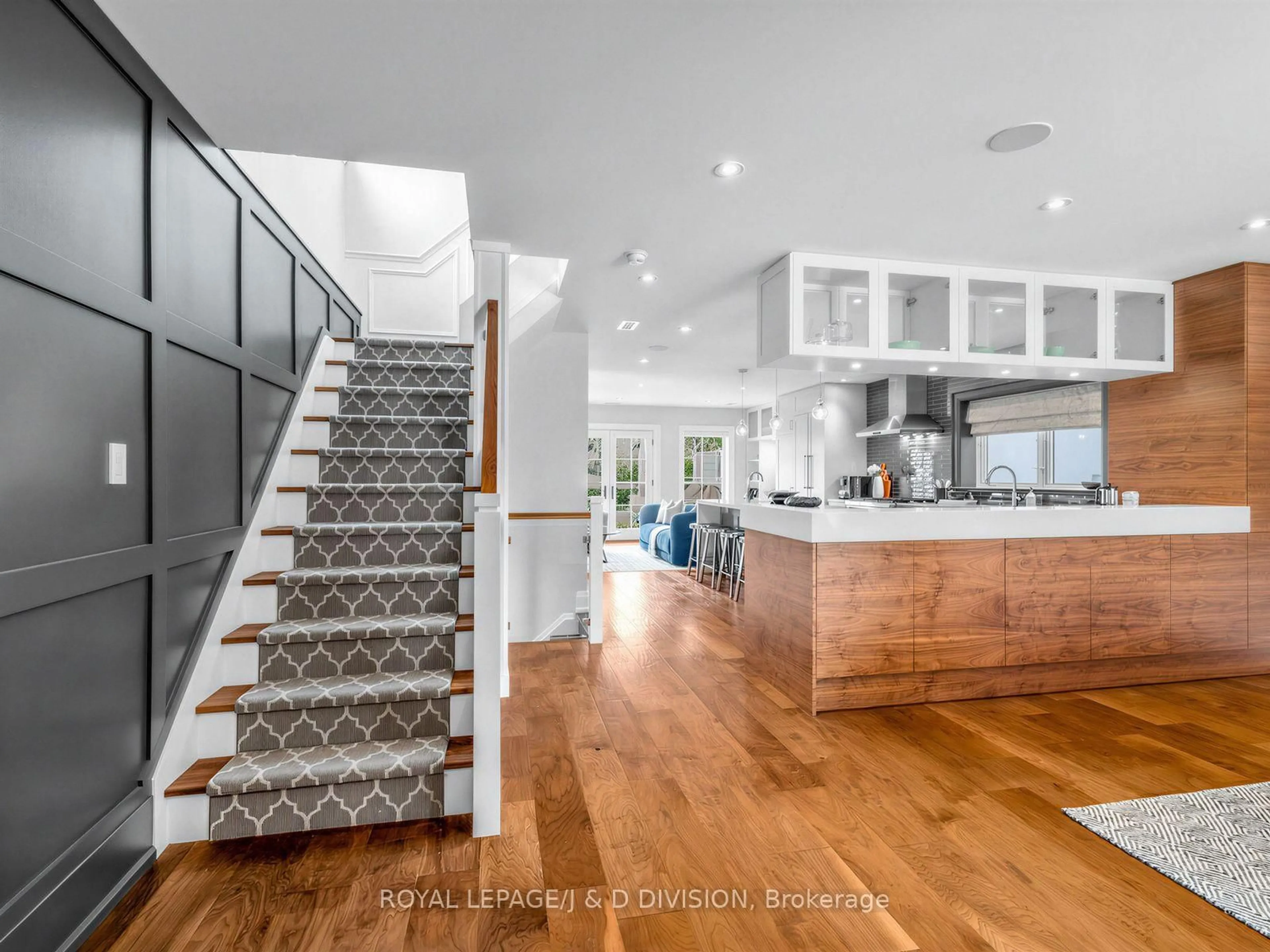 Open concept kitchen, unknown for 146 Glenvale Blvd, Toronto Ontario M4G 2W3