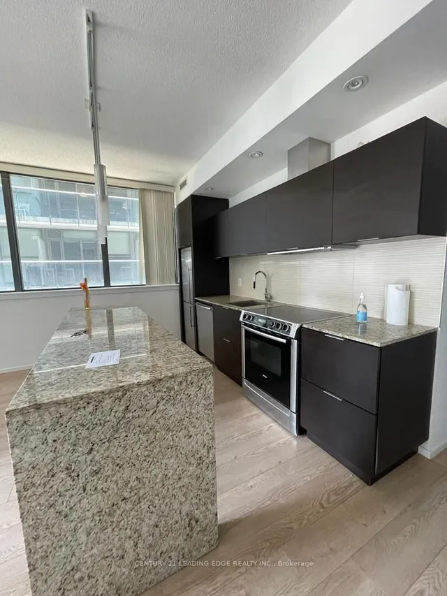 8 Charlotte St #302, Toronto 4