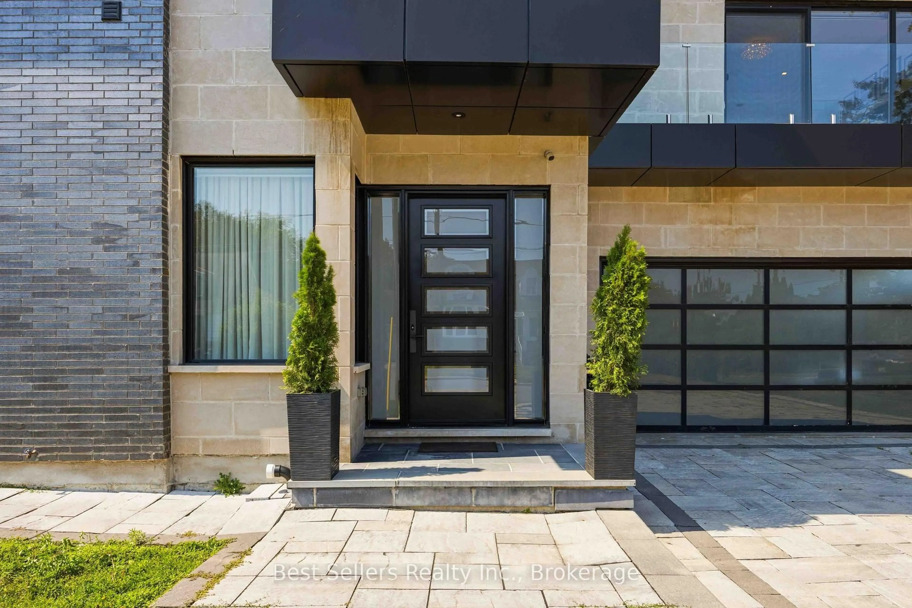 Unknown for 52 Grantbrook St, Toronto Ontario M2R 2E9