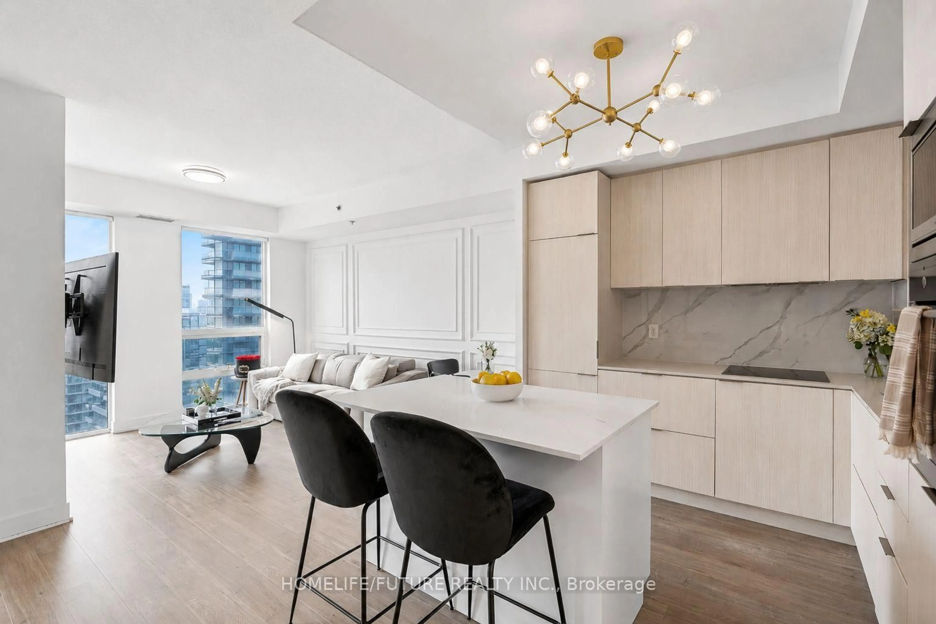 Open concept kitchen, unknown for 318 Richmond St #3805, Toronto Ontario M5V 0B4