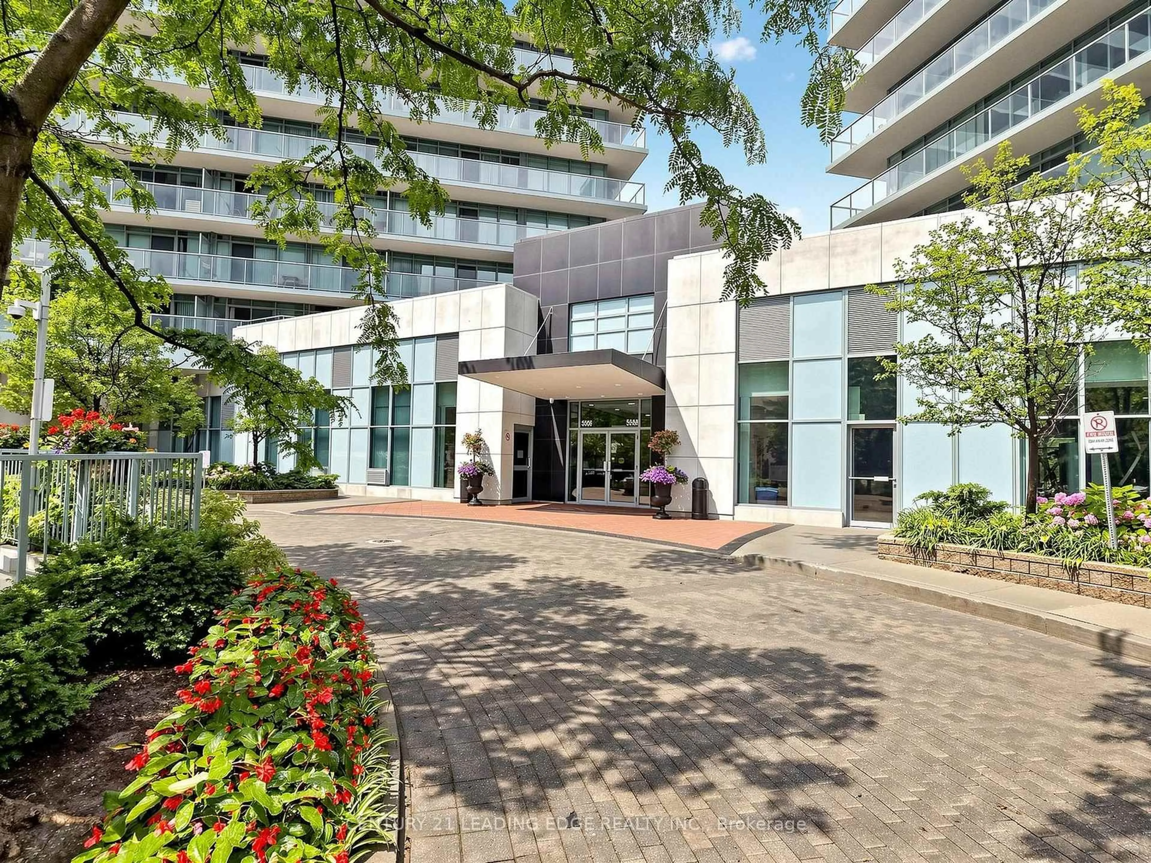 Indoor foyer for 5500 Yonge St #1610, Toronto Ontario M2N 7L1