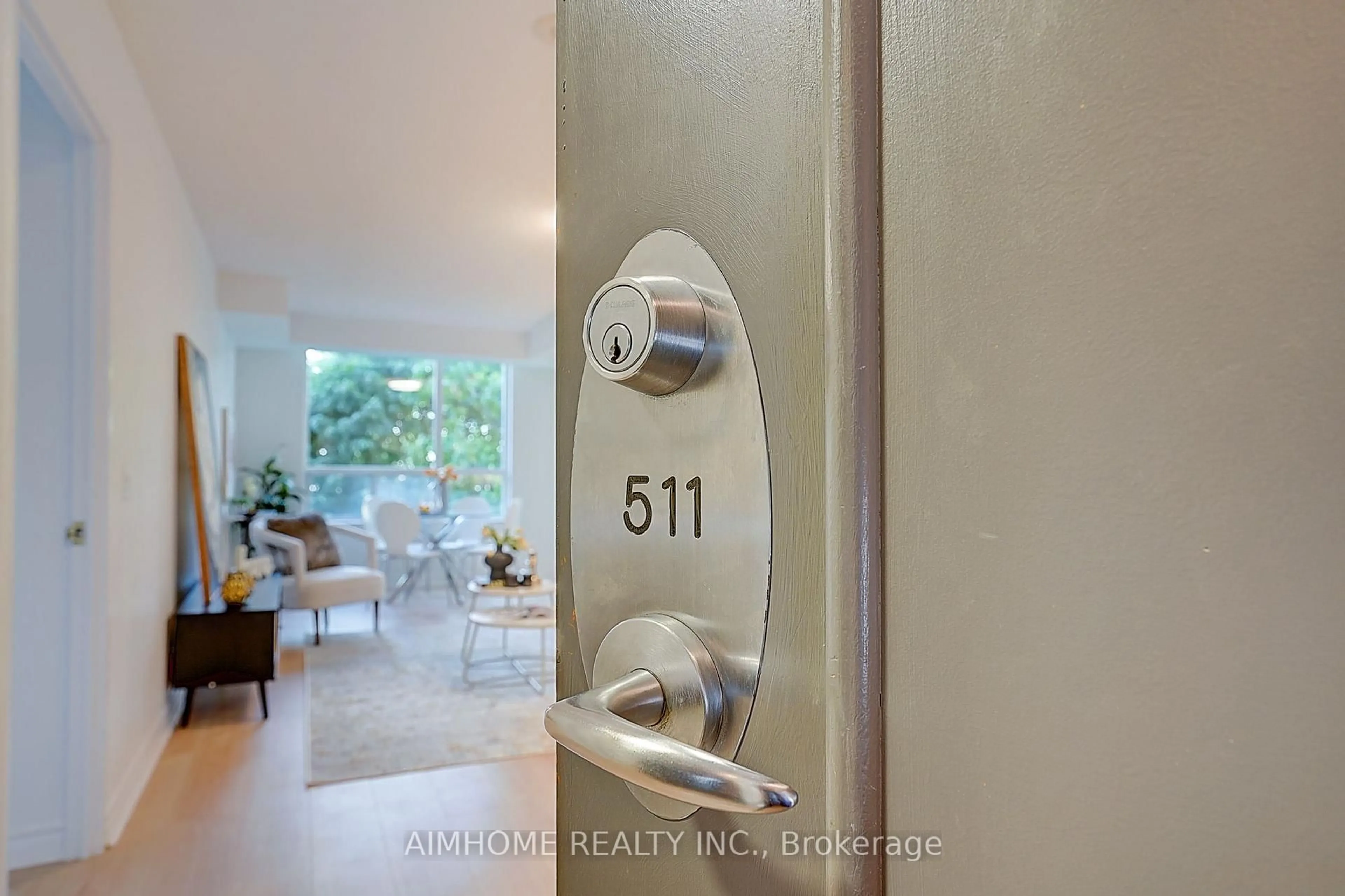 Indoor entryway for 238 Doris Ave #511, Toronto Ontario M2N 6W1