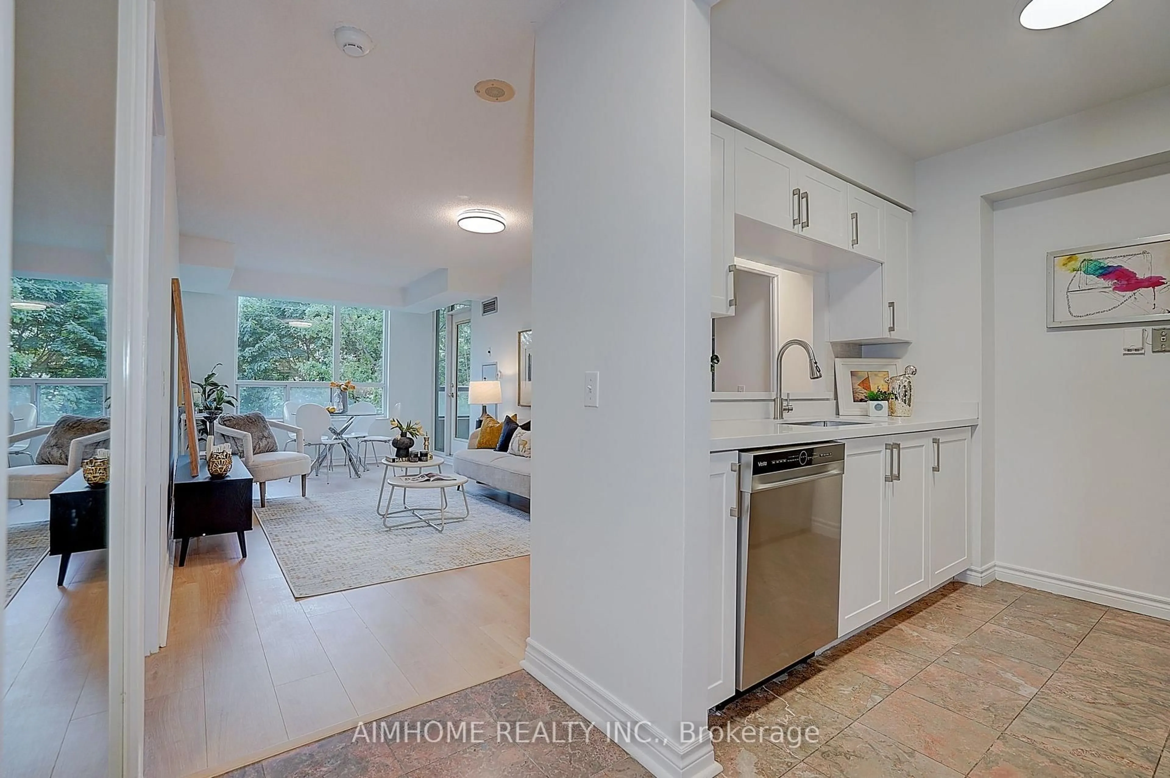 Open concept kitchen, ceramic/tile floor for 238 Doris Ave #511, Toronto Ontario M2N 6W1