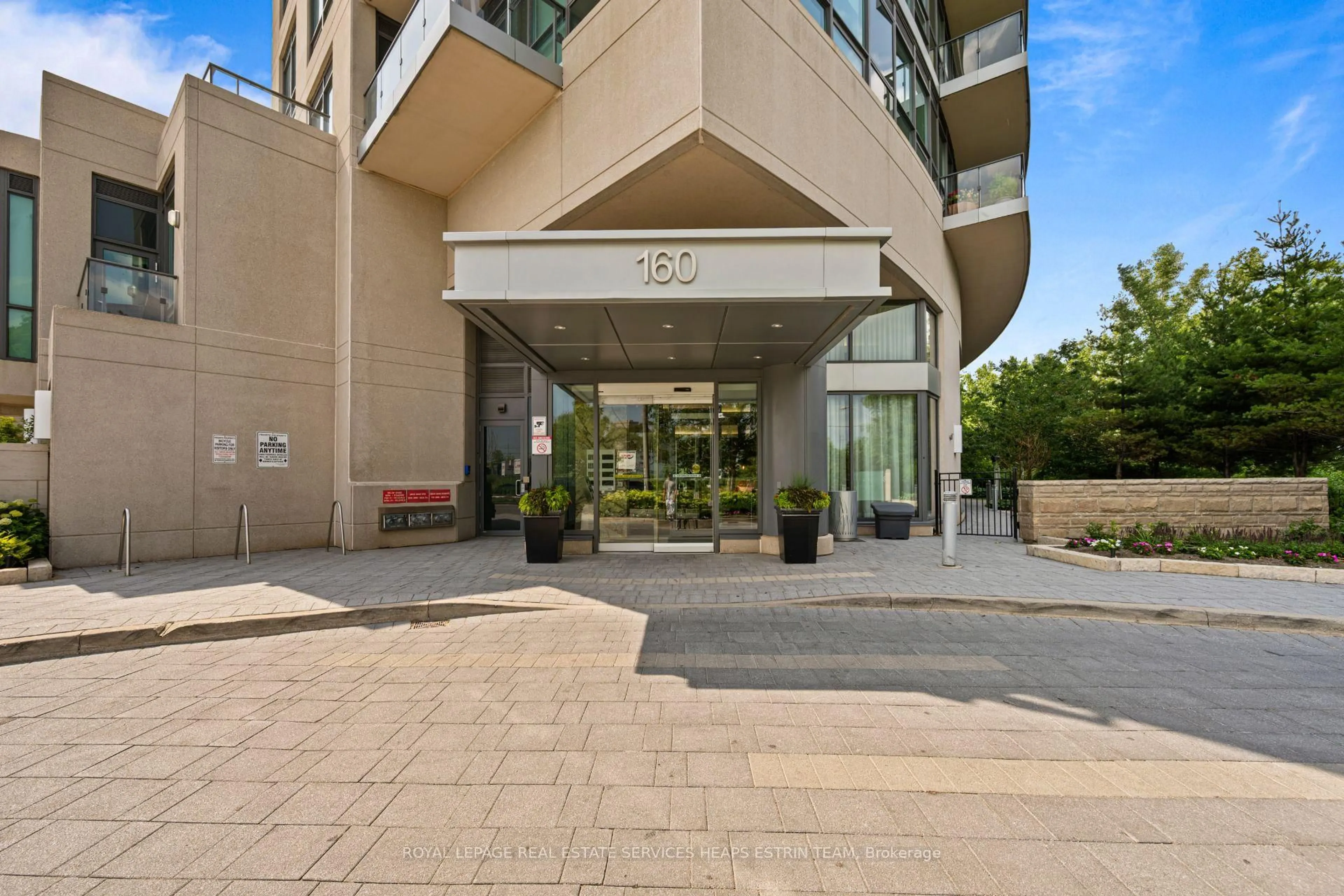 Indoor foyer for 160 Vanderhoof Ave #913, Toronto Ontario M4G 4K3