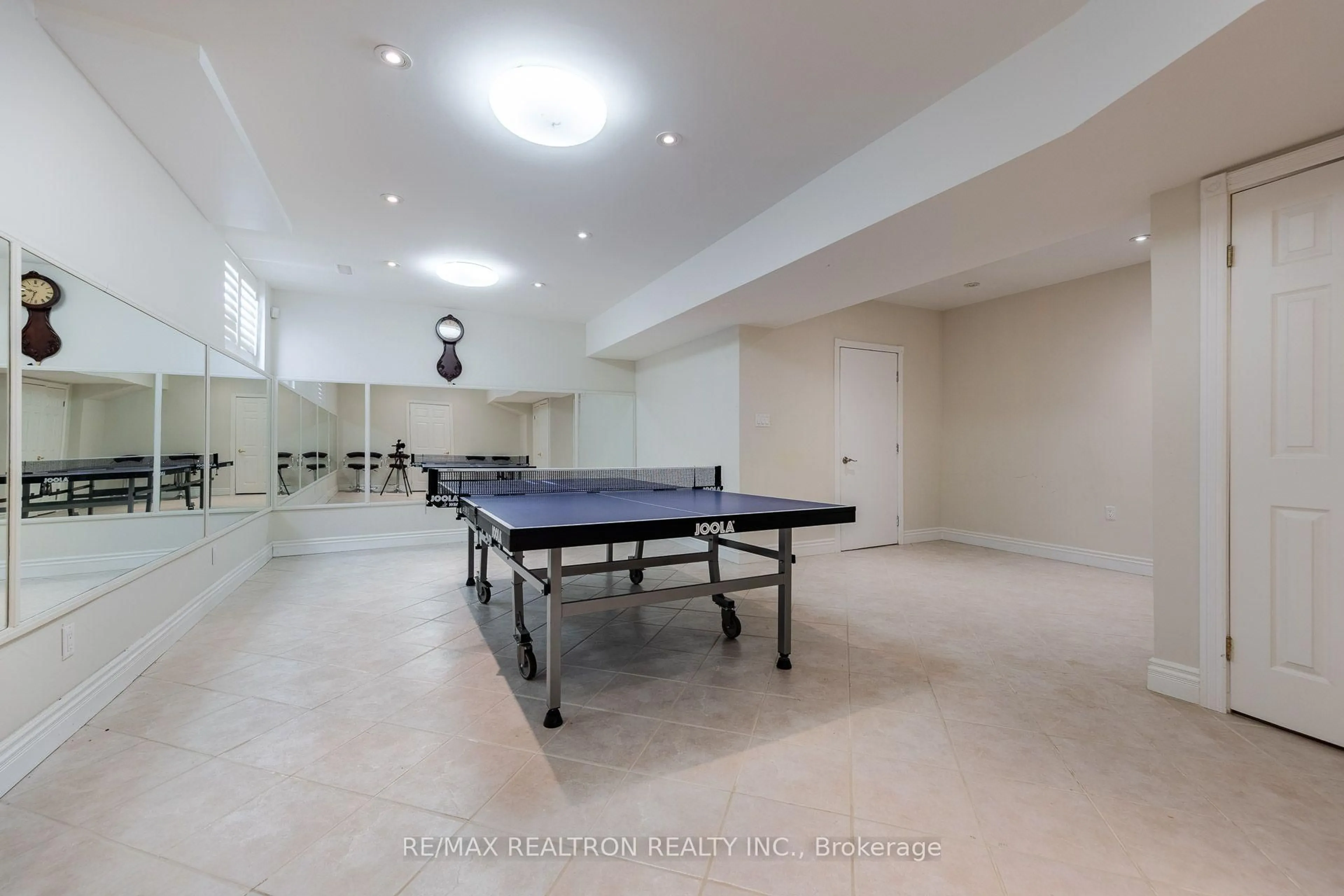 A pic of a room for 25 Clarkhill St, Toronto Ontario M2R 2G6