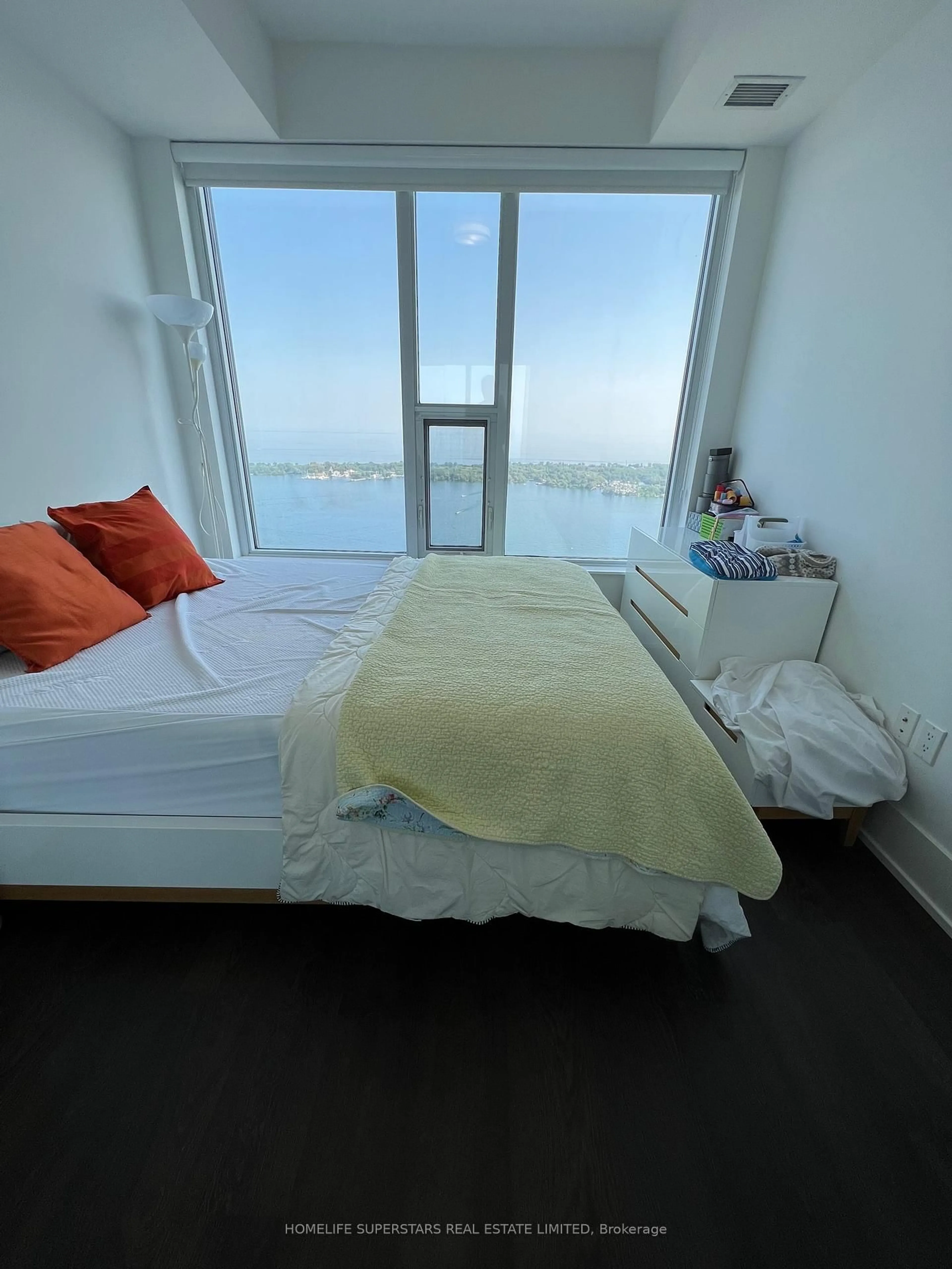 Bedroom with bed, floor is not visible for 10 York St #6108, Toronto Ontario M5J 0E1