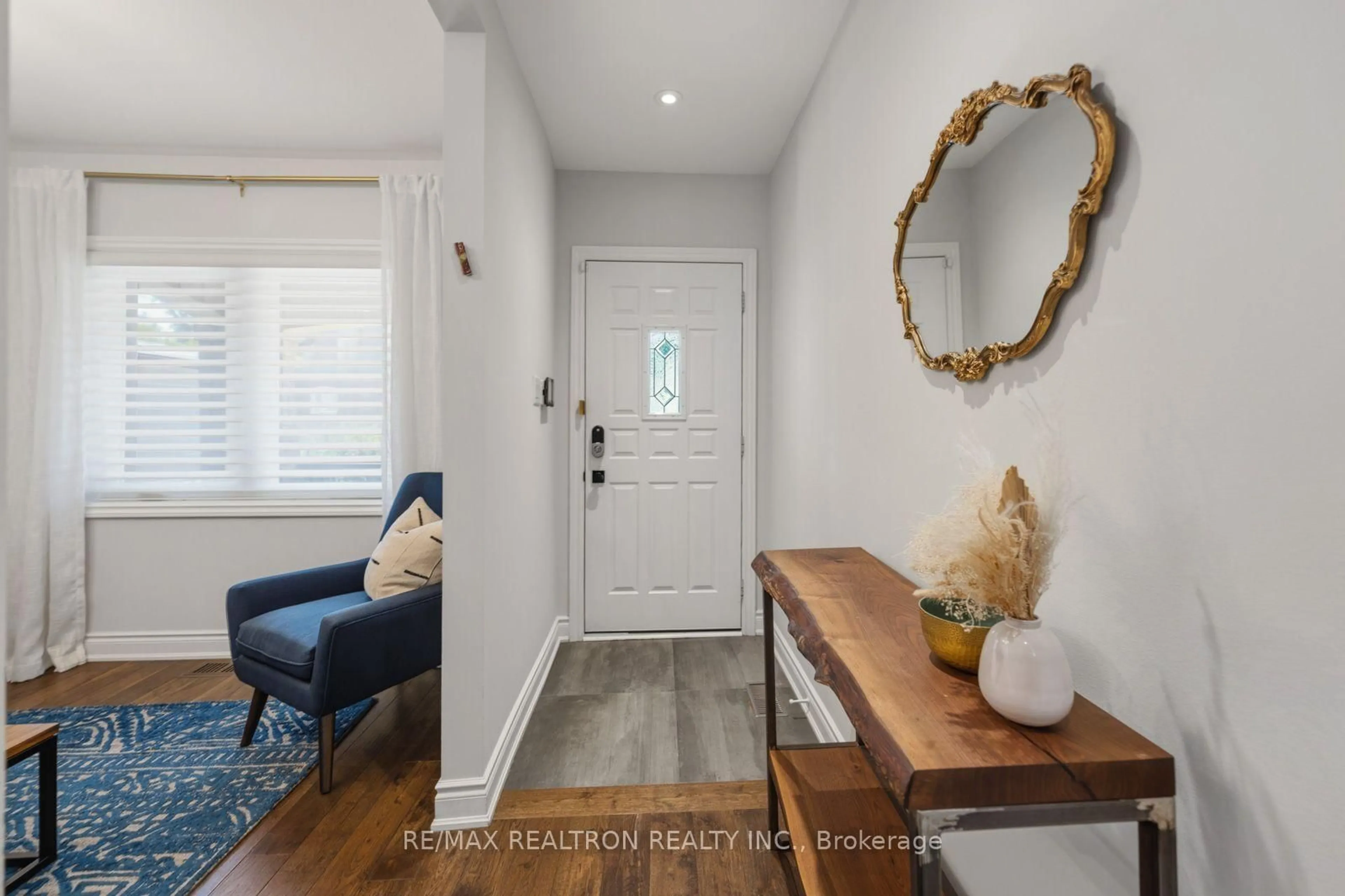 Indoor entryway for 4 Normanna Ave, Toronto Ontario M6C 1H2