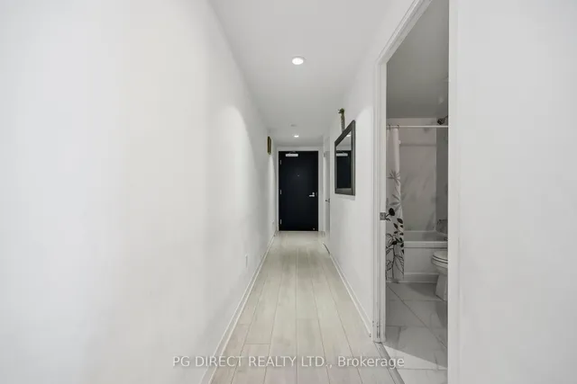 31 Tippett Rd #363, Toronto 5