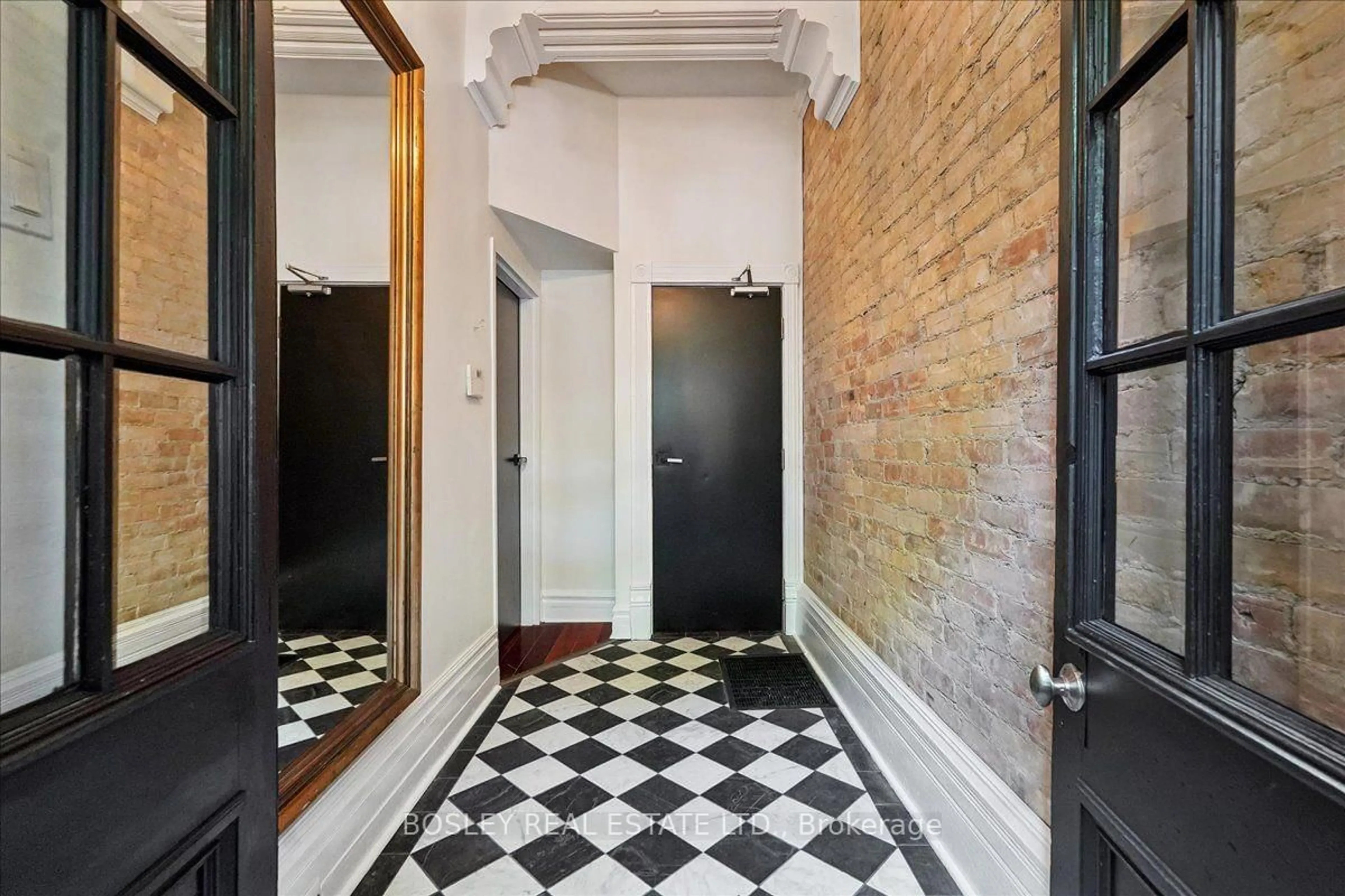 Indoor foyer for 499 Ontario St, Toronto Ontario M4X 1M7