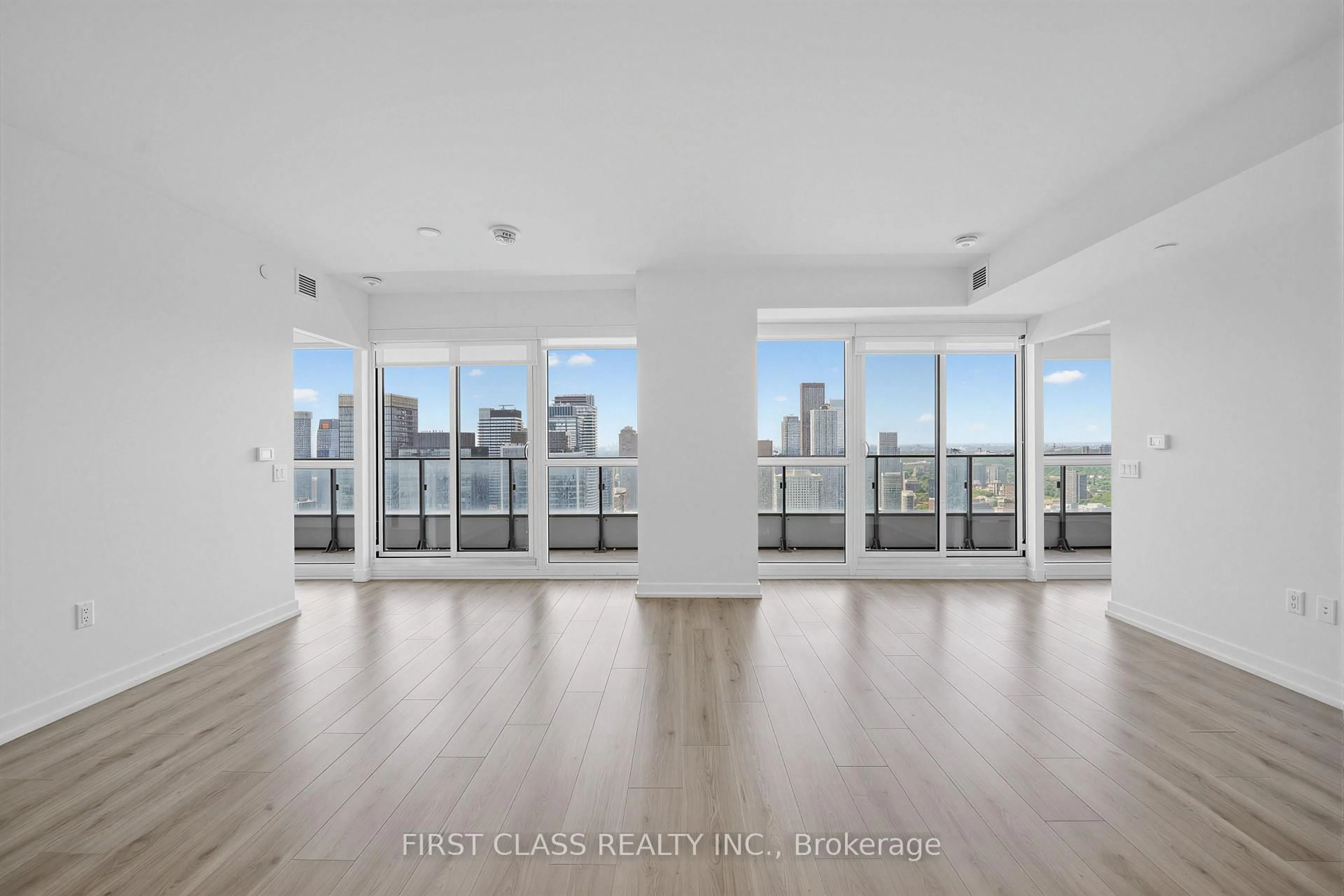 A pic of a room for 395 Bloor St #4203, Toronto Ontario M4W 0B4