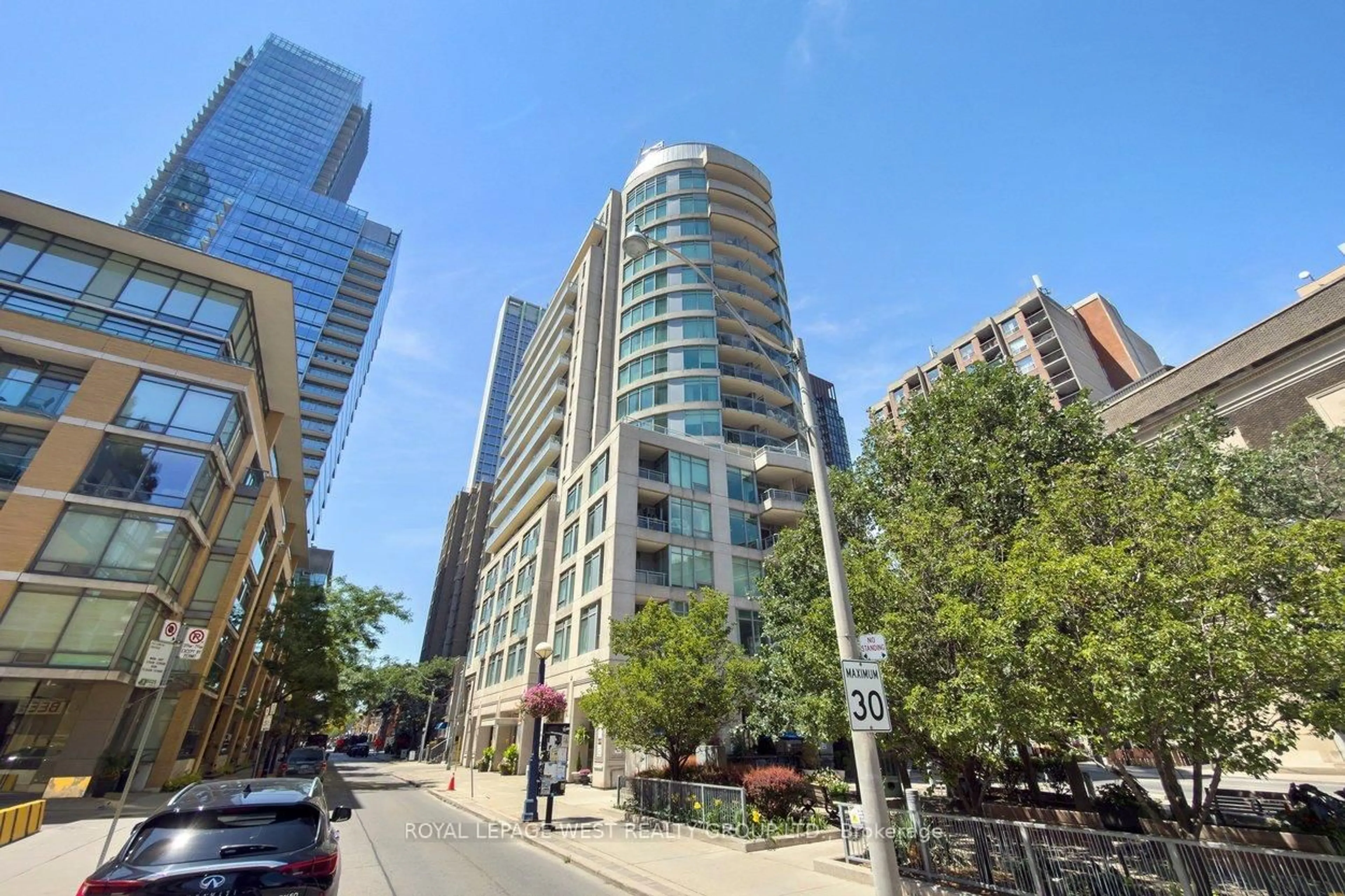 Unknown for 8 Scollard St #802, Toronto Ontario M5R 1M2