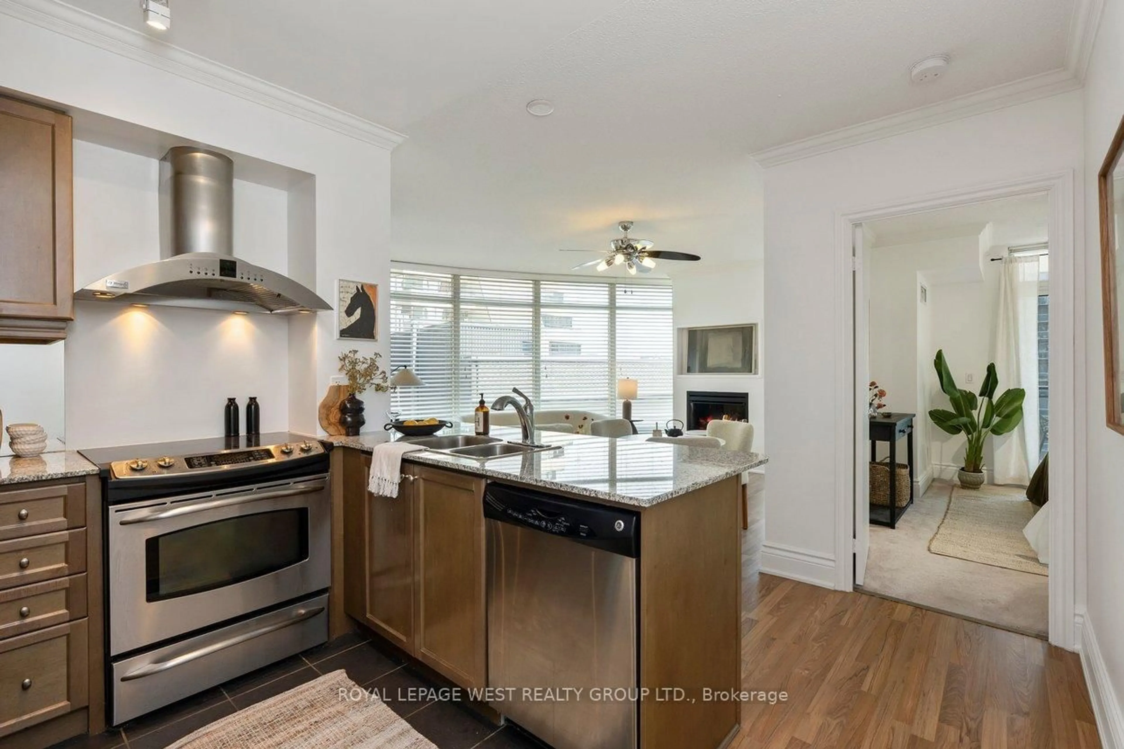 Open concept kitchen, unknown for 8 Scollard St #802, Toronto Ontario M5R 1M2