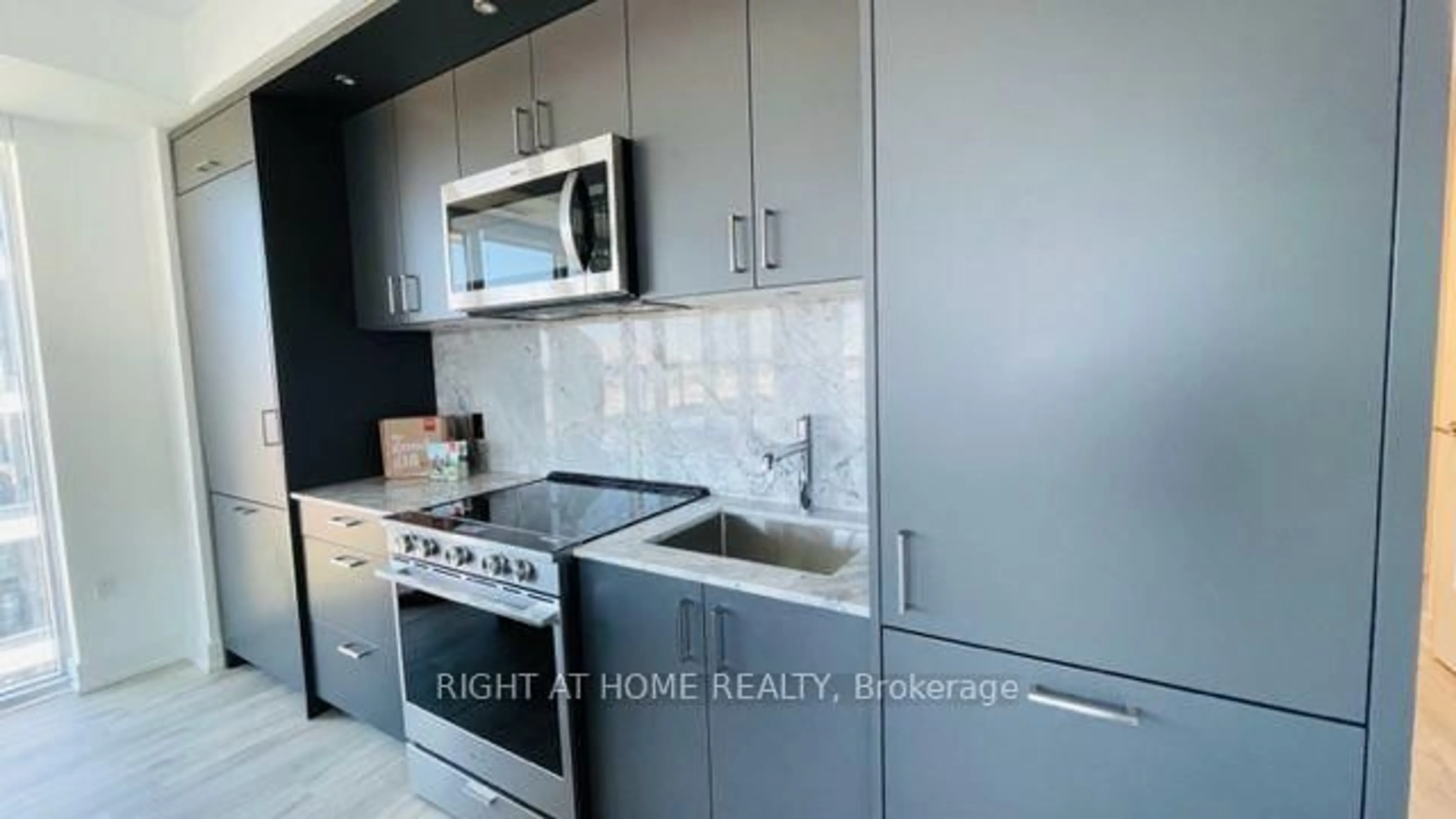 Unknown for 20 Inn On The Park Dr #1531, Toronto Ontario M3C 0P8