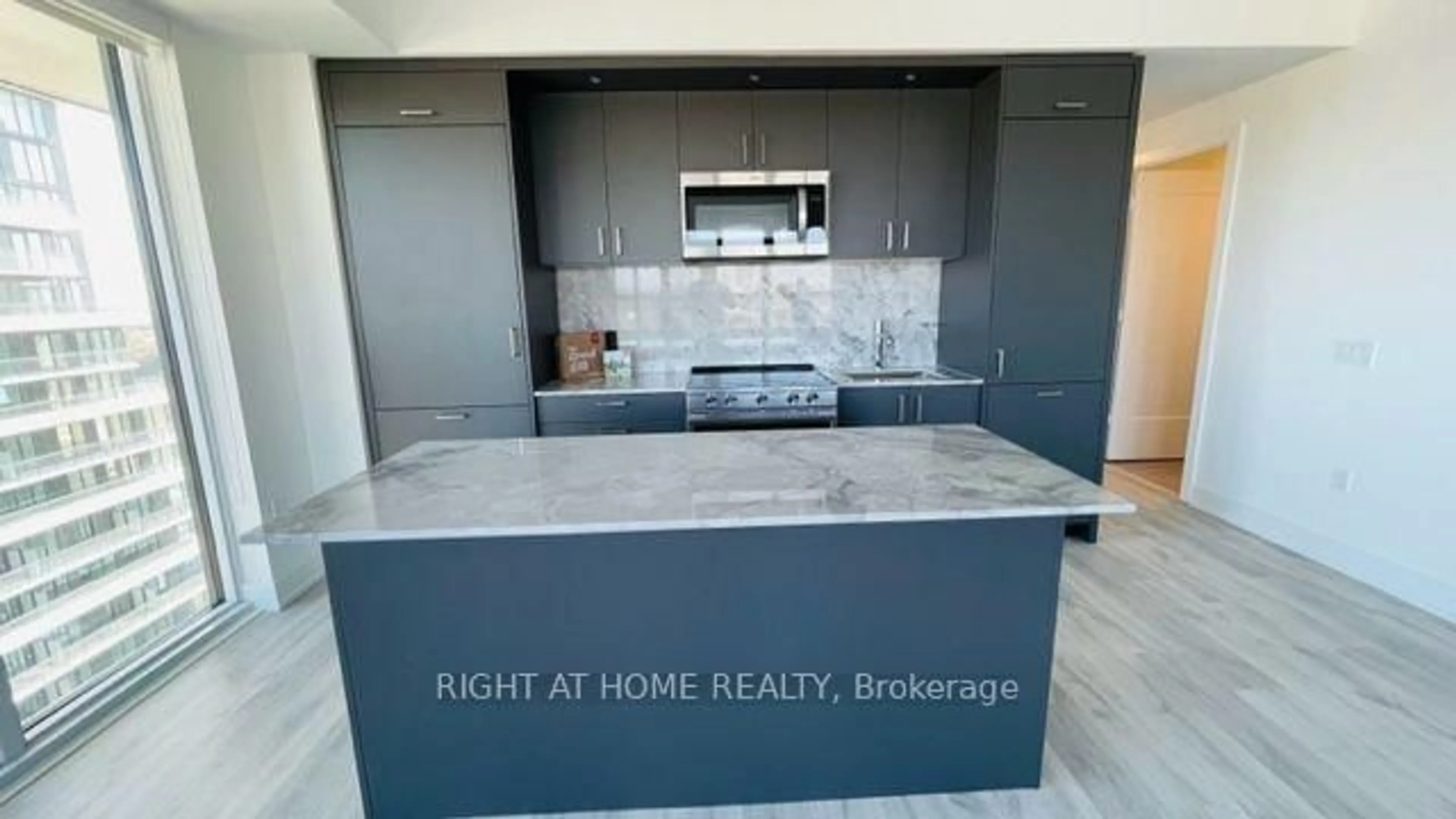 Contemporary kitchen, ceramic/tile floor for 20 Inn On The Park Dr #1531, Toronto Ontario M3C 0P8