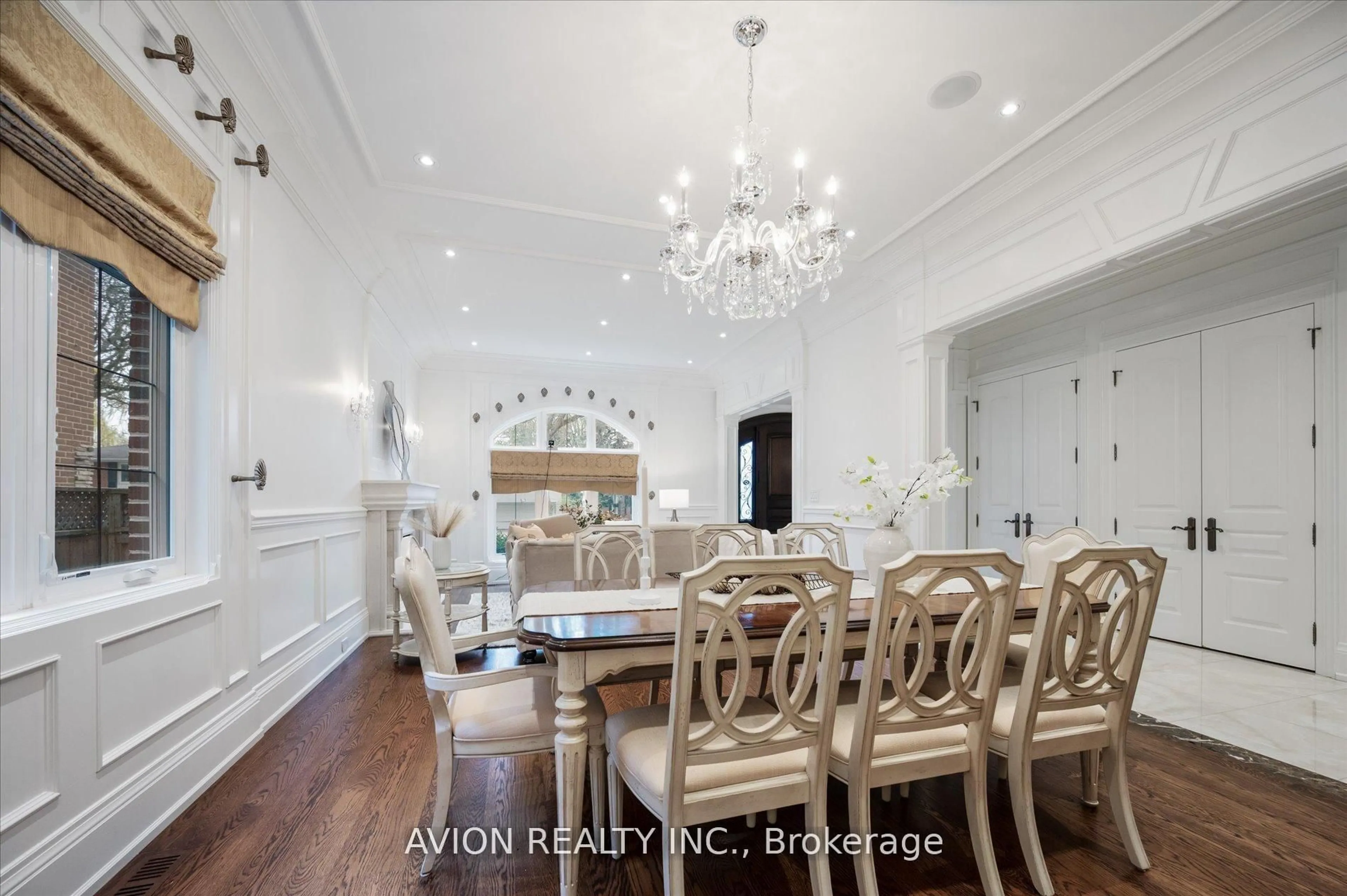 Dining room, wood/laminate floor for 26 Danville Dr, Toronto Ontario M2P 1J1