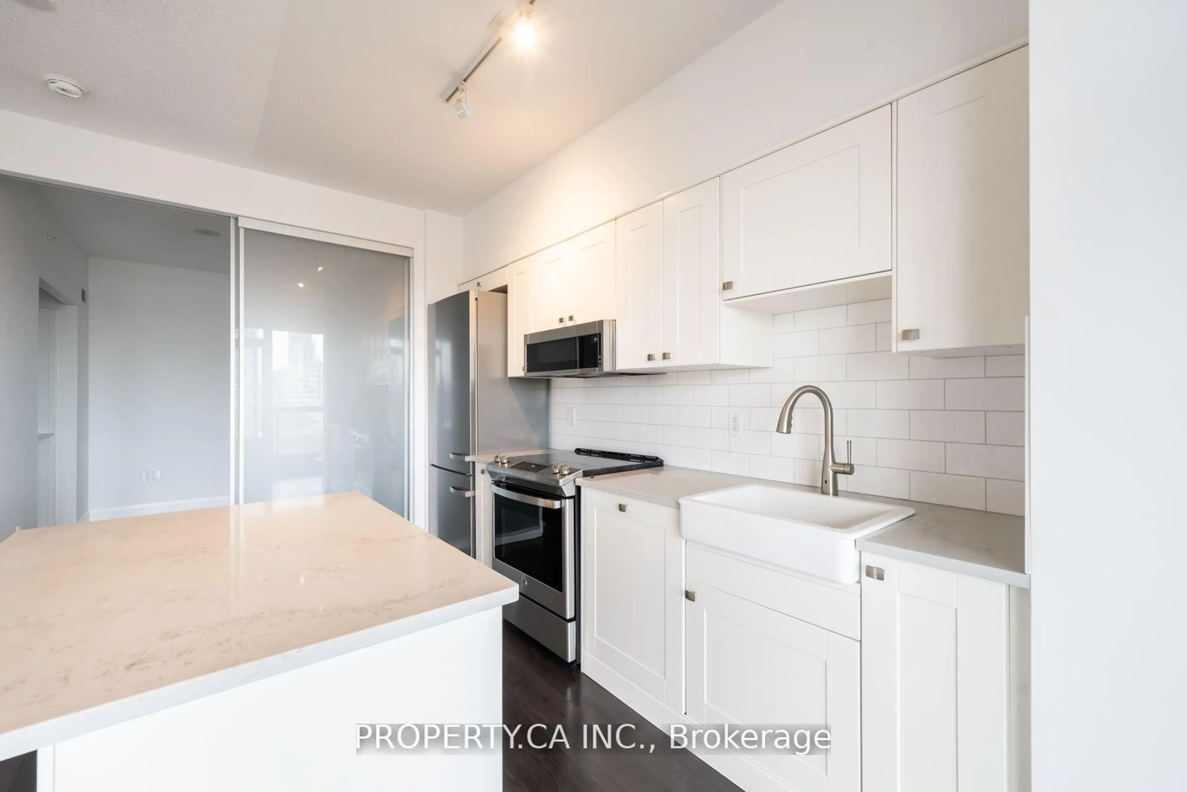 Standard kitchen, unknown for 160 Vanderhoof Ave #601, Toronto Ontario M4G 0B7