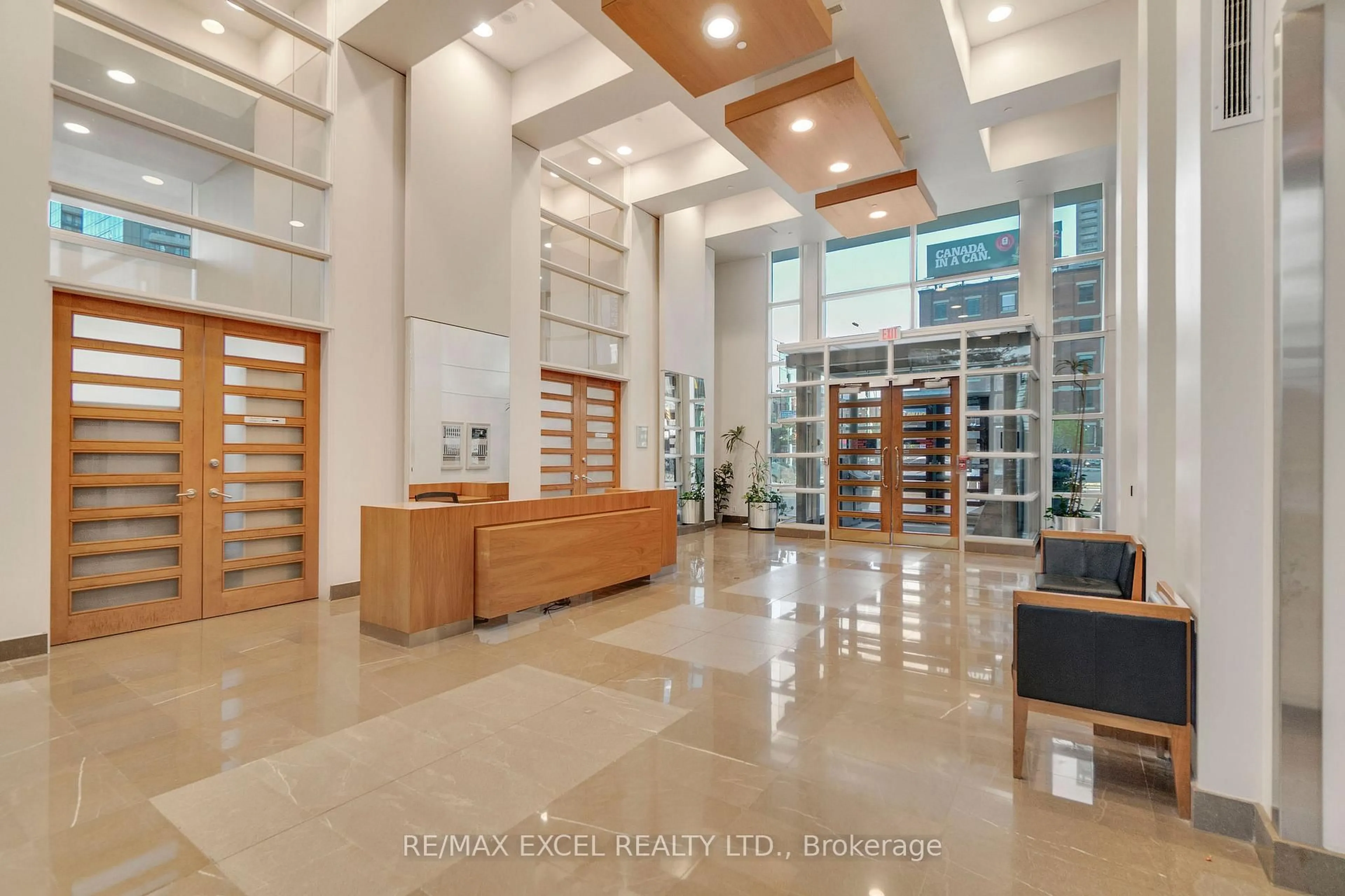 Indoor foyer for 397 Front St #2310, Toronto Ontario M5V 3S1
