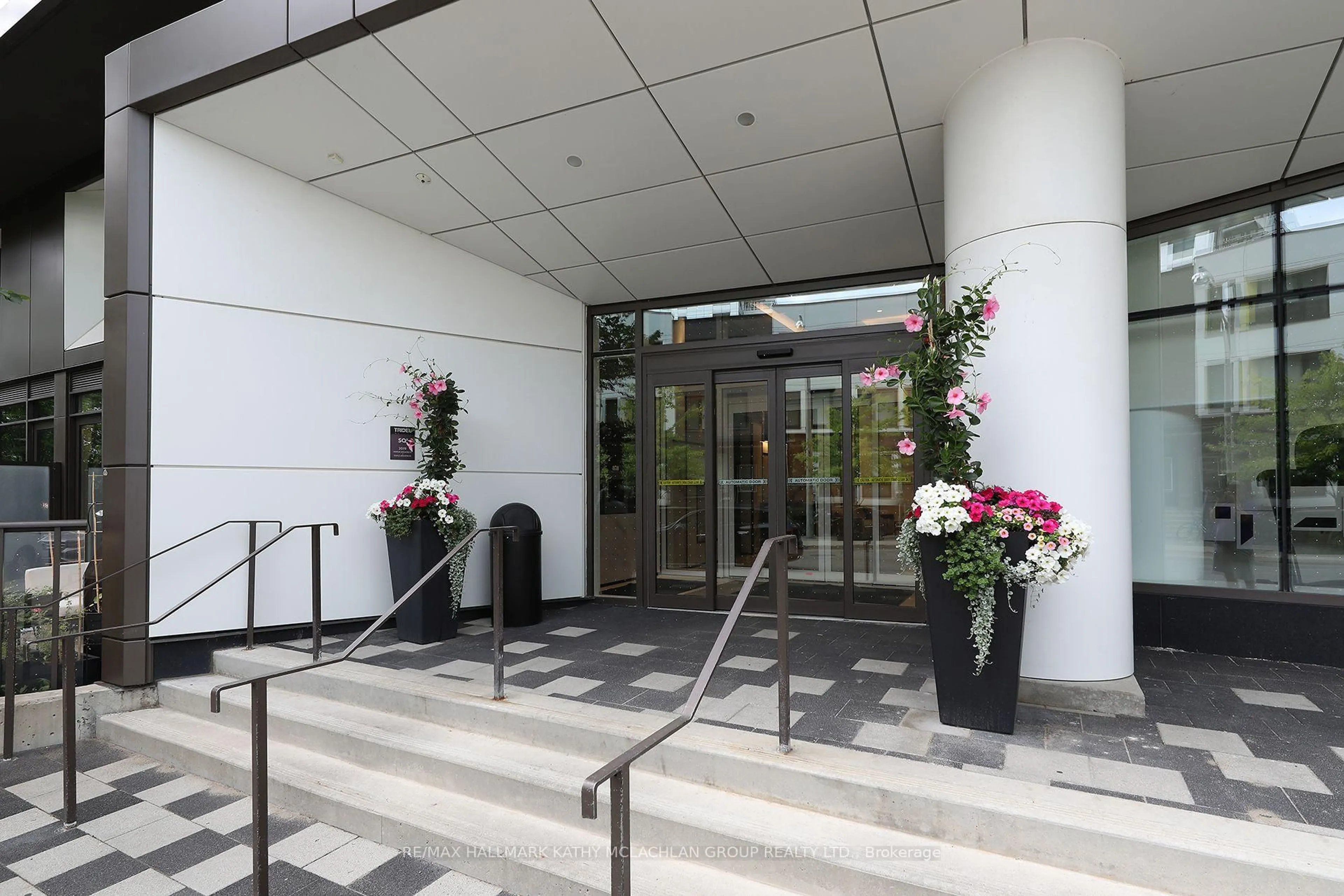 Lobby for 80 Vanauley St #815, Toronto Ontario M5T 0C9