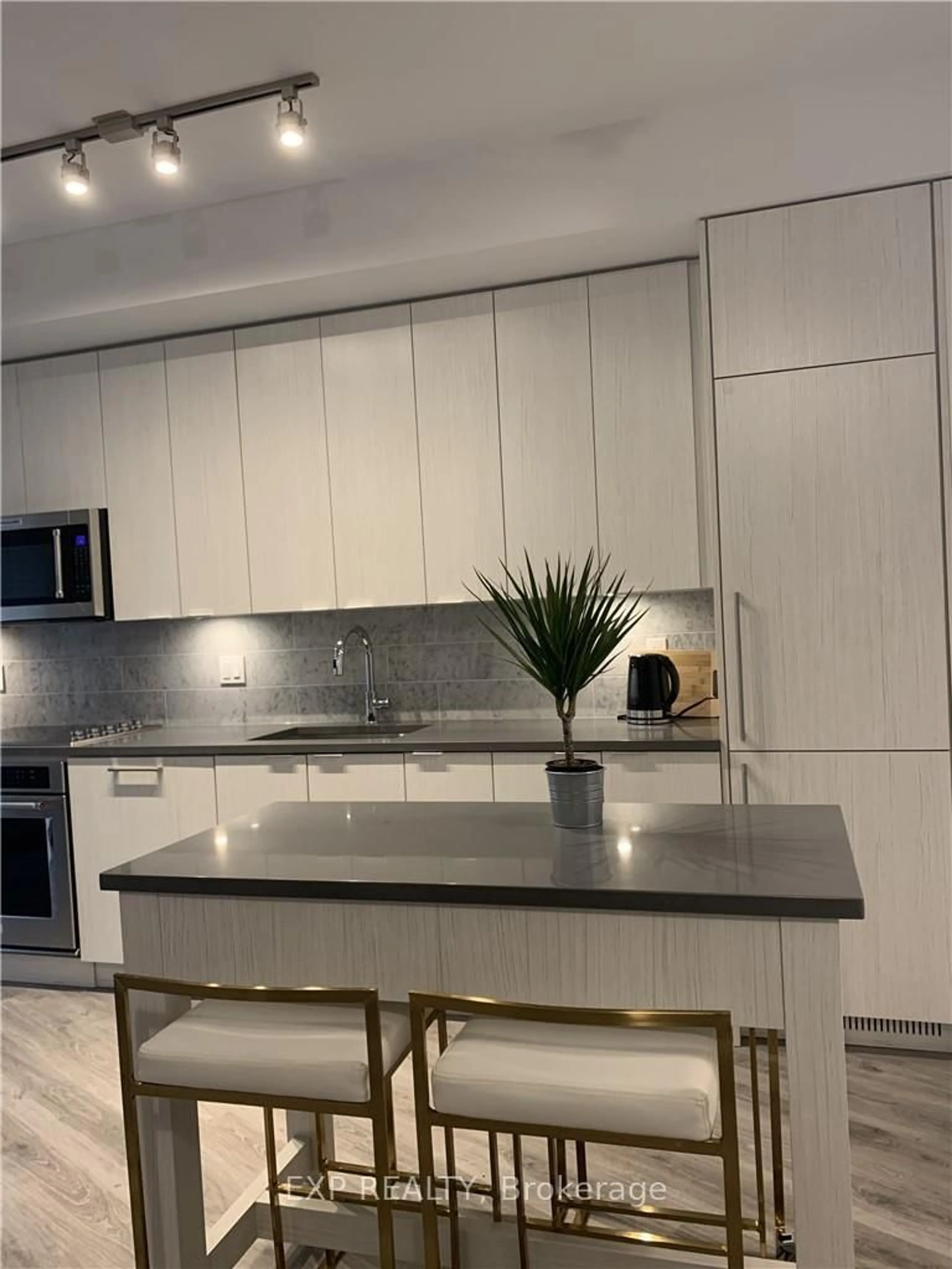 Contemporary kitchen, unknown for 38 Iannuzzi St #509, Toronto Ontario M5V 0S2