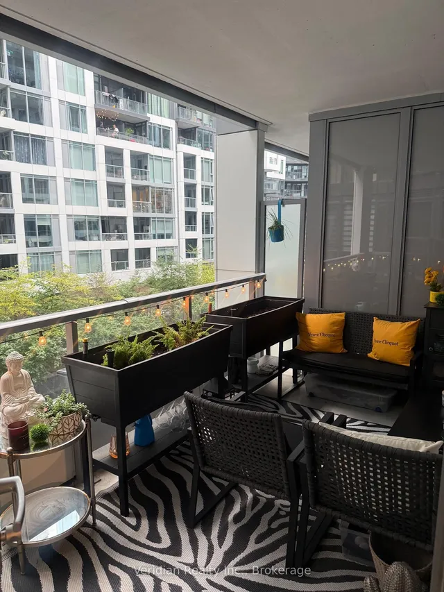 576 Front St #418, Toronto 4