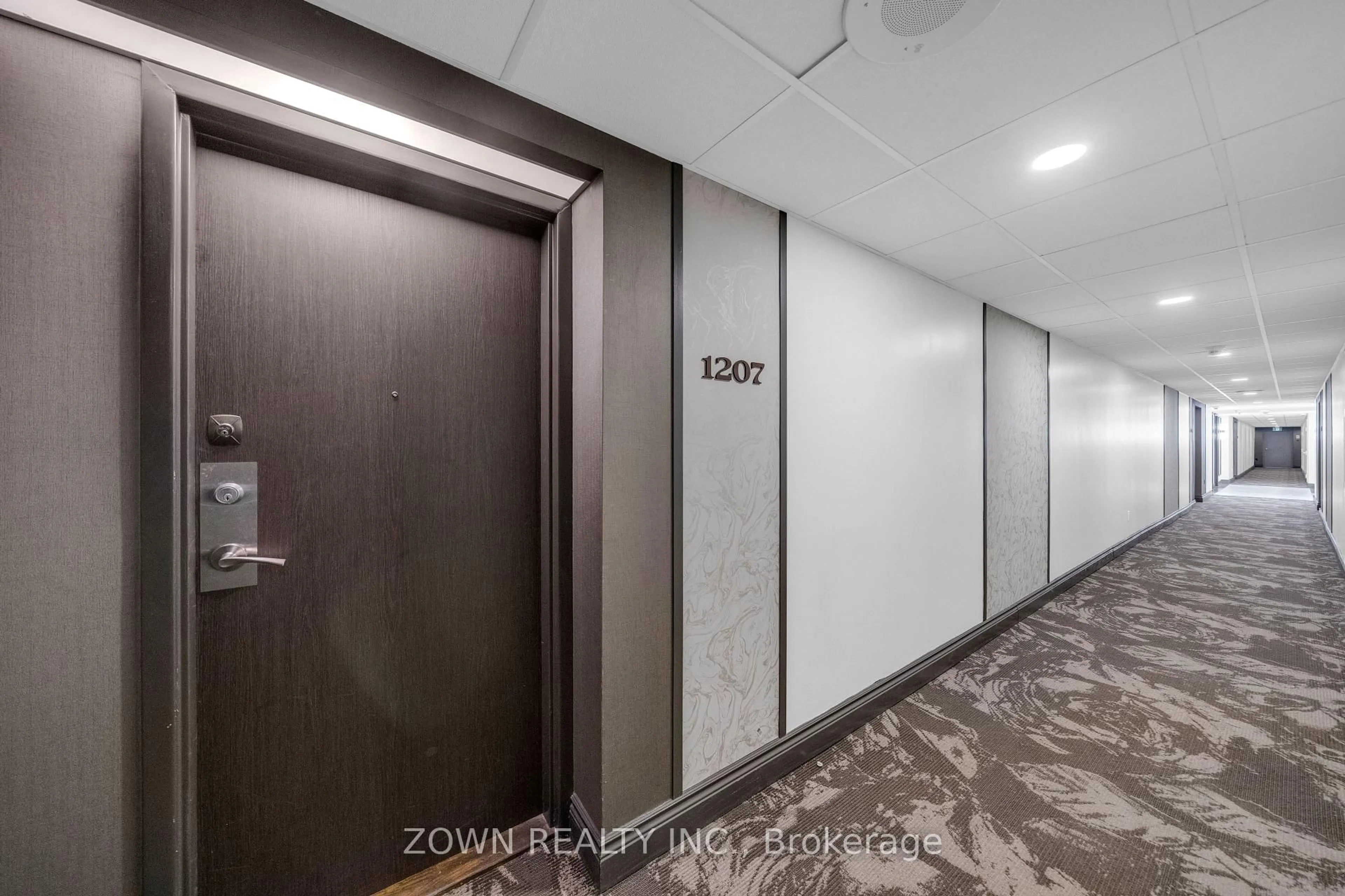 Indoor foyer for 80 Antibes Dr #1207, Toronto Ontario M2R 3N5