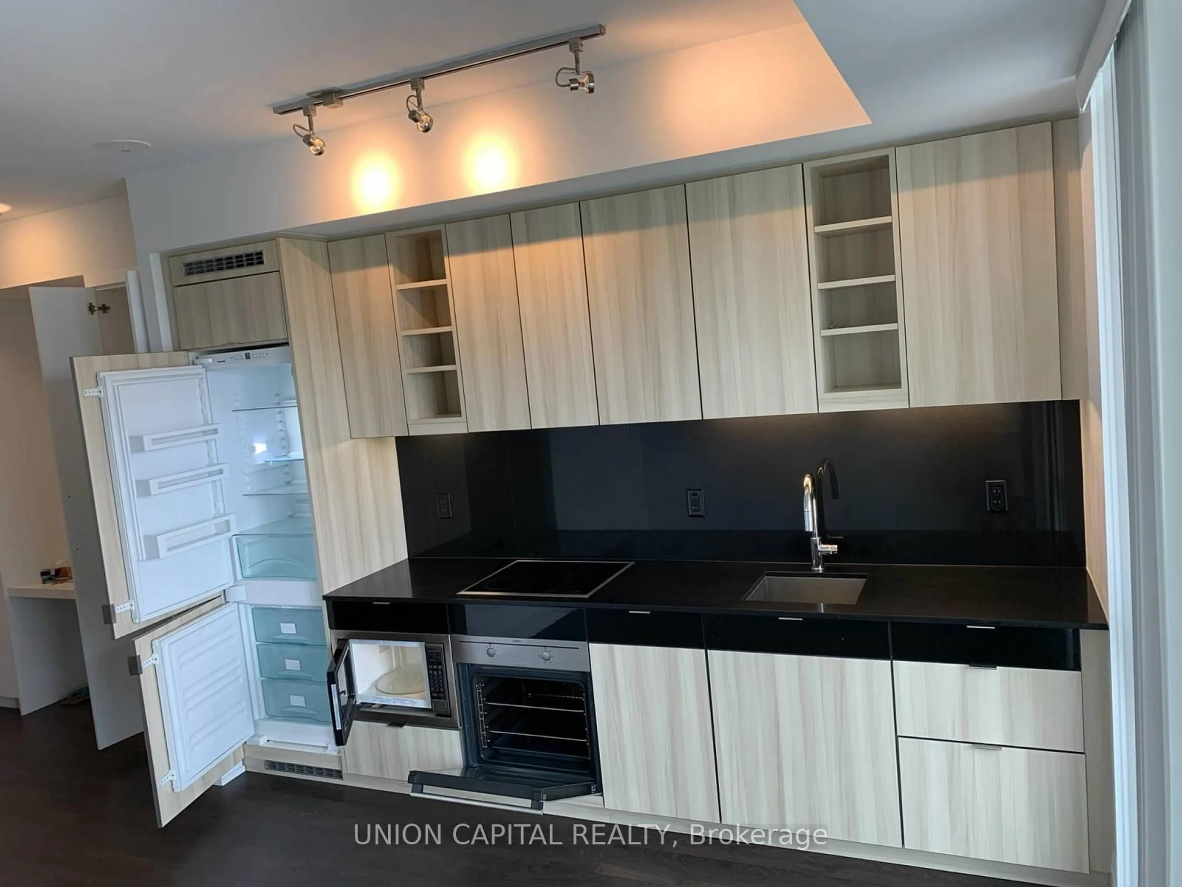 Unknown for 101 Erskine Ave #906, Toronto Ontario M4P 0C5