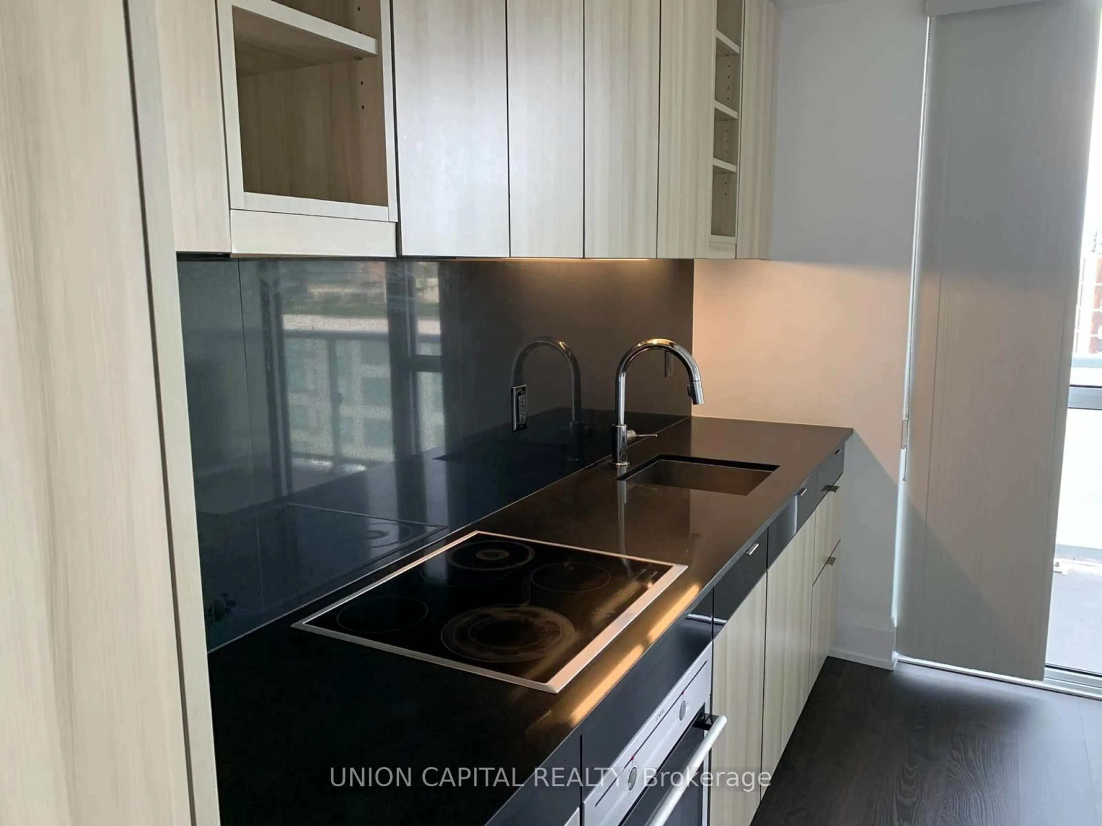Standard kitchen, unknown for 101 Erskine Ave #906, Toronto Ontario M4P 0C5