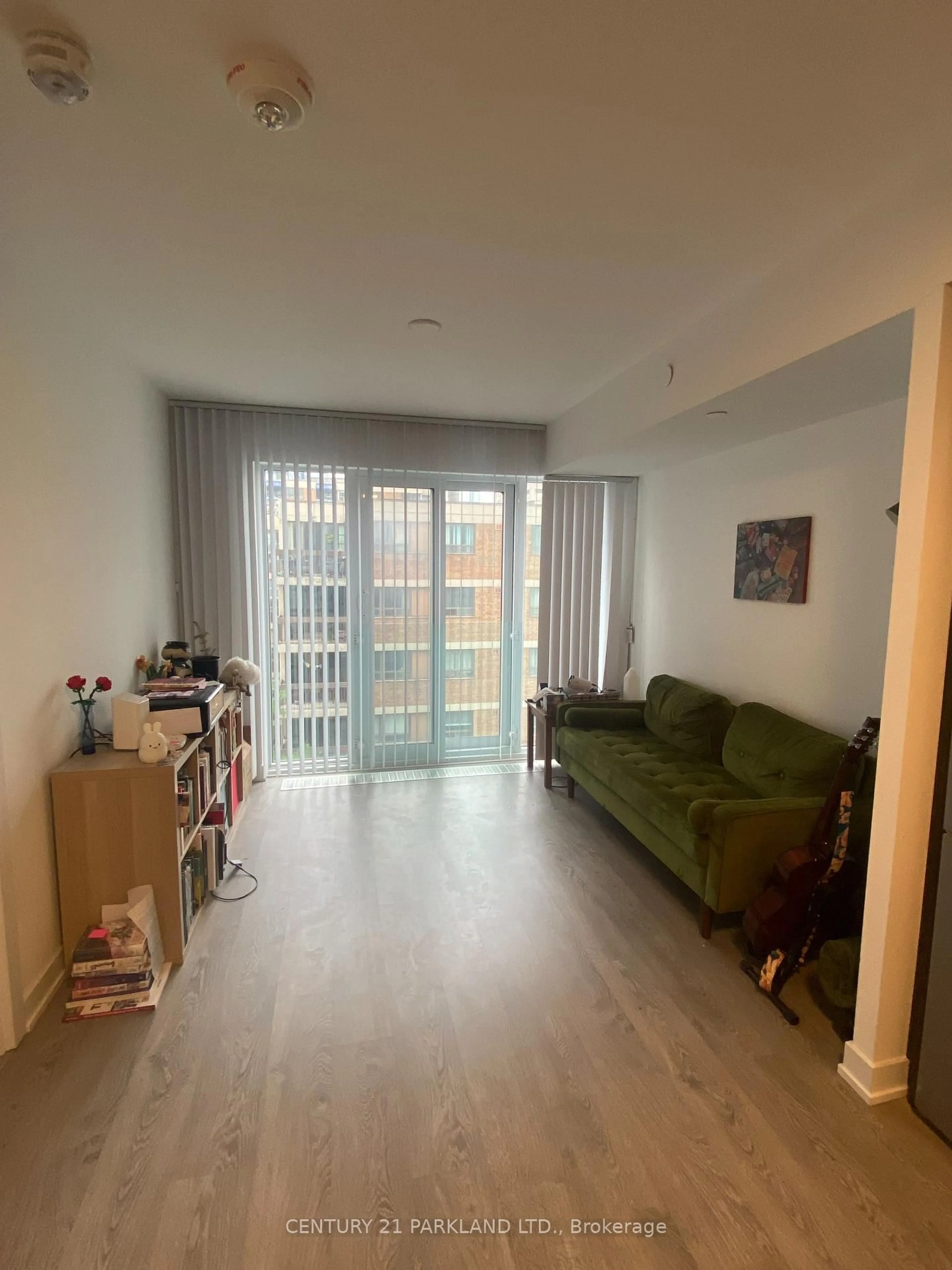 A pic of a room for 50 McCaul St #607, Toronto Ontario M5T 1V9