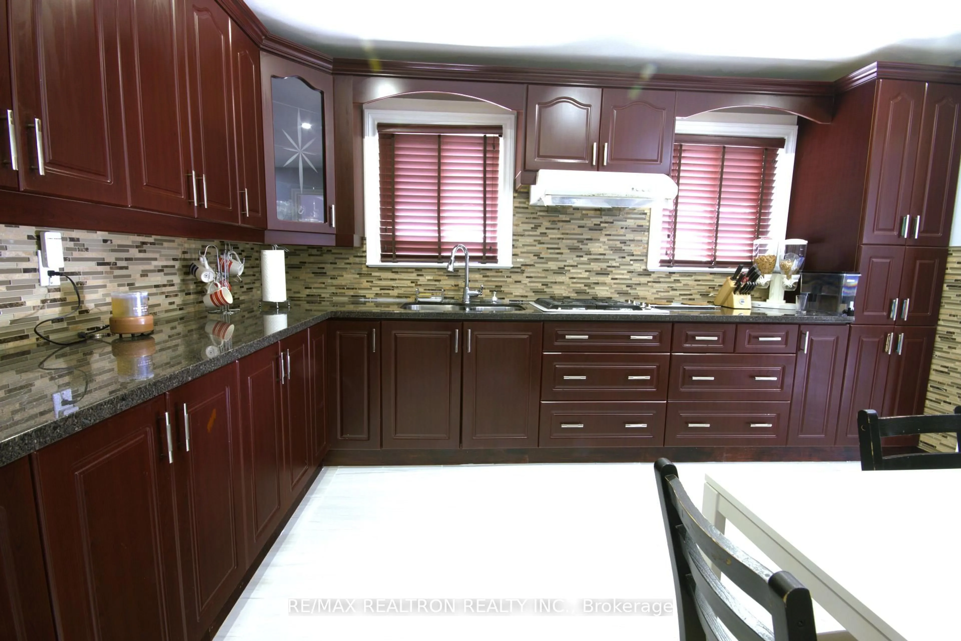 Contemporary kitchen, ceramic/tile floor for 187 Apache Tr, Toronto Ontario M2H 2J3