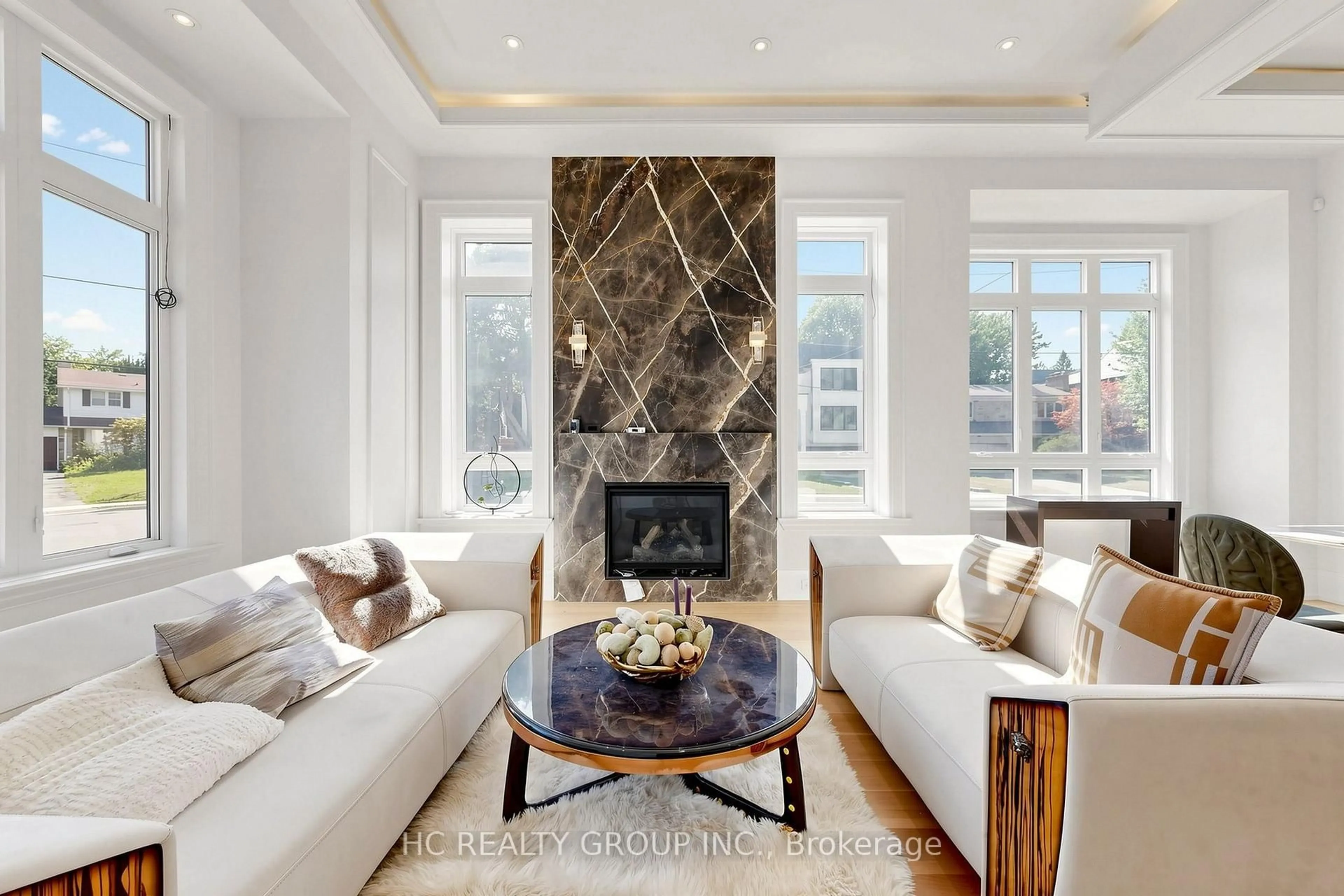 Living room with furniture, unknown for 7 Knollview Cres, Toronto Ontario M2K 2C9