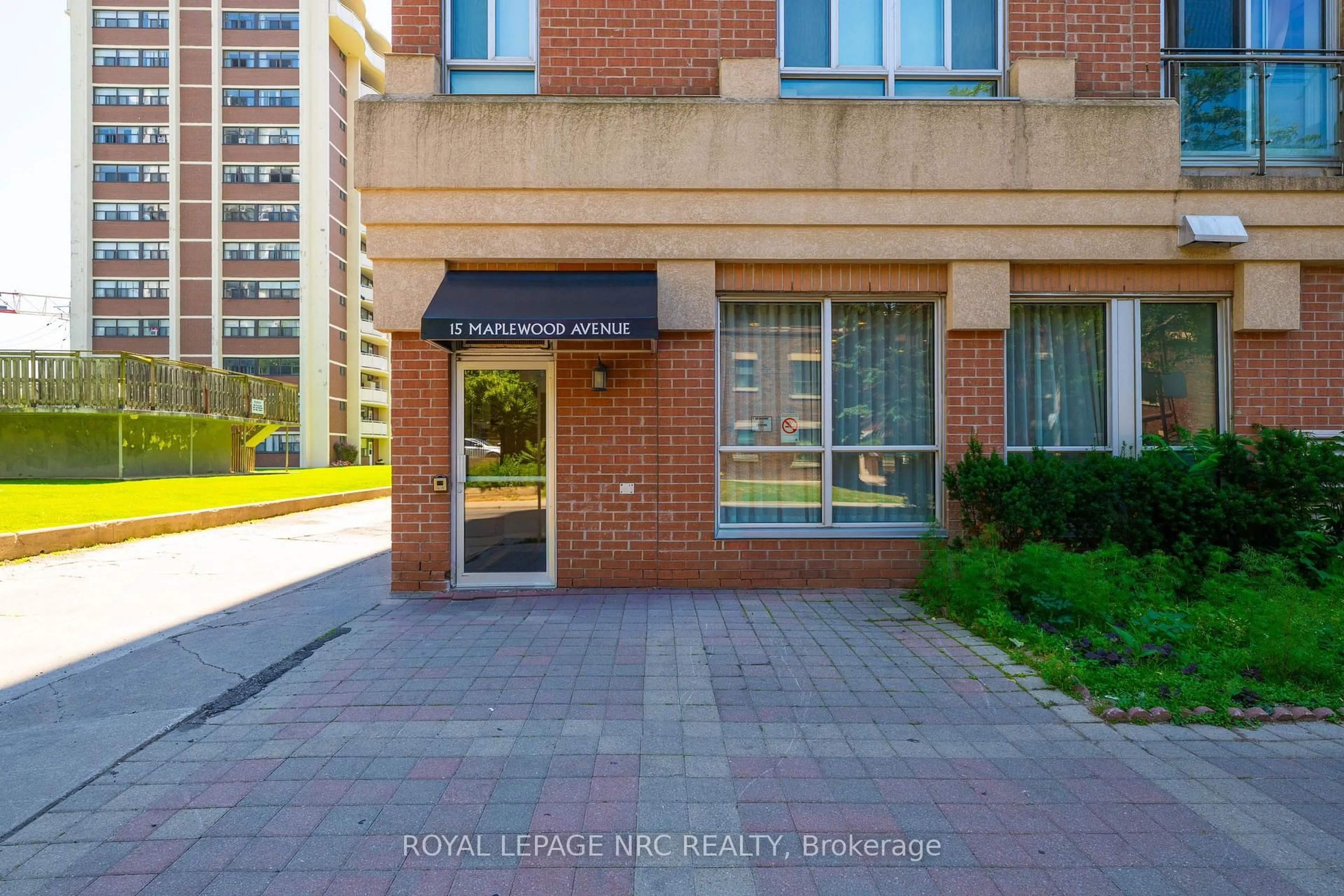 Unknown for 15 Maplewood Ave #PH 6, Toronto Ontario M6C 4B4