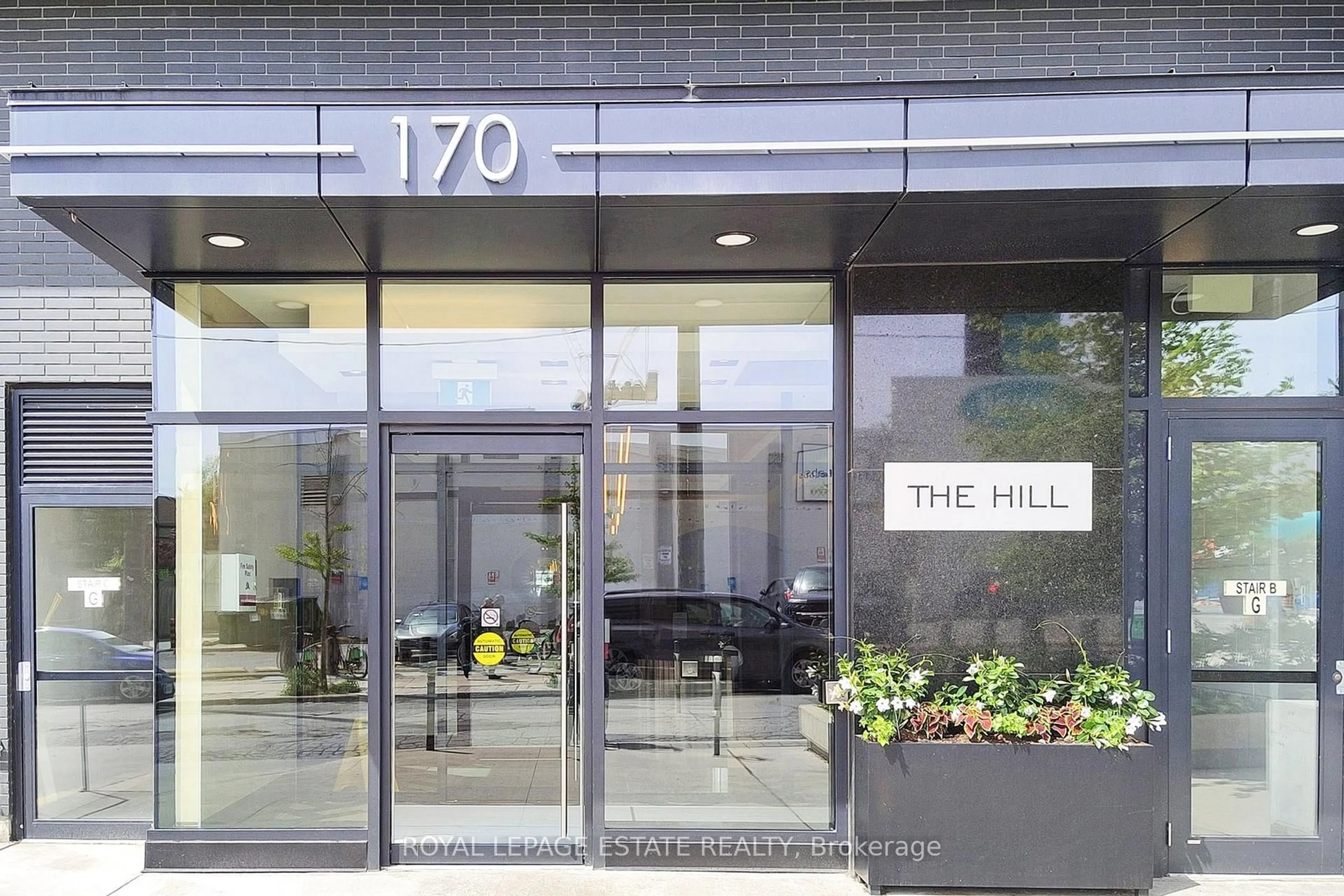 Indoor foyer for 170 Chiltern Hill Rd #306, Toronto Ontario M6C 0A9