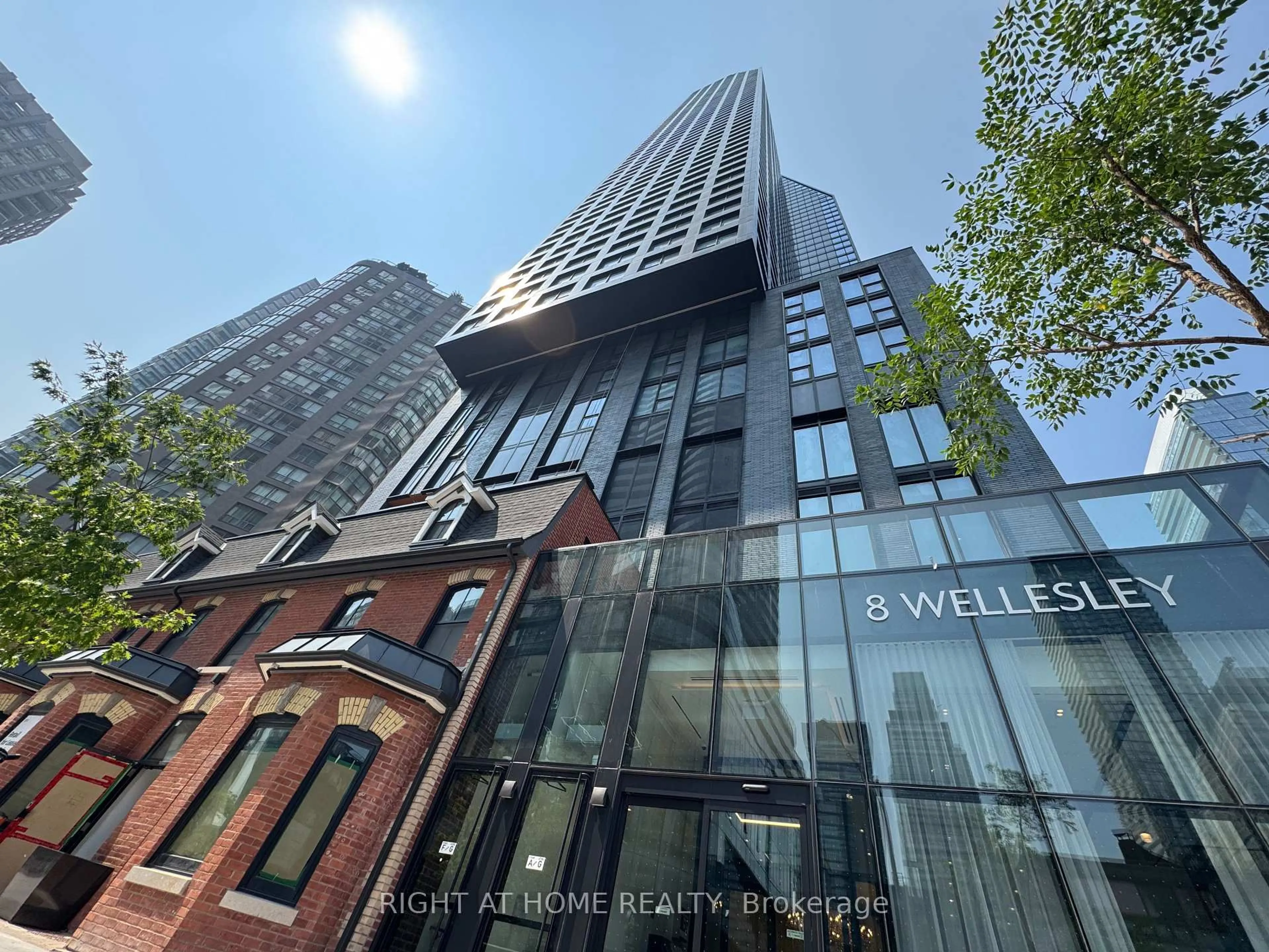Unknown for 8 Wellesley St #5205, Toronto Ontario M4Y 0J5
