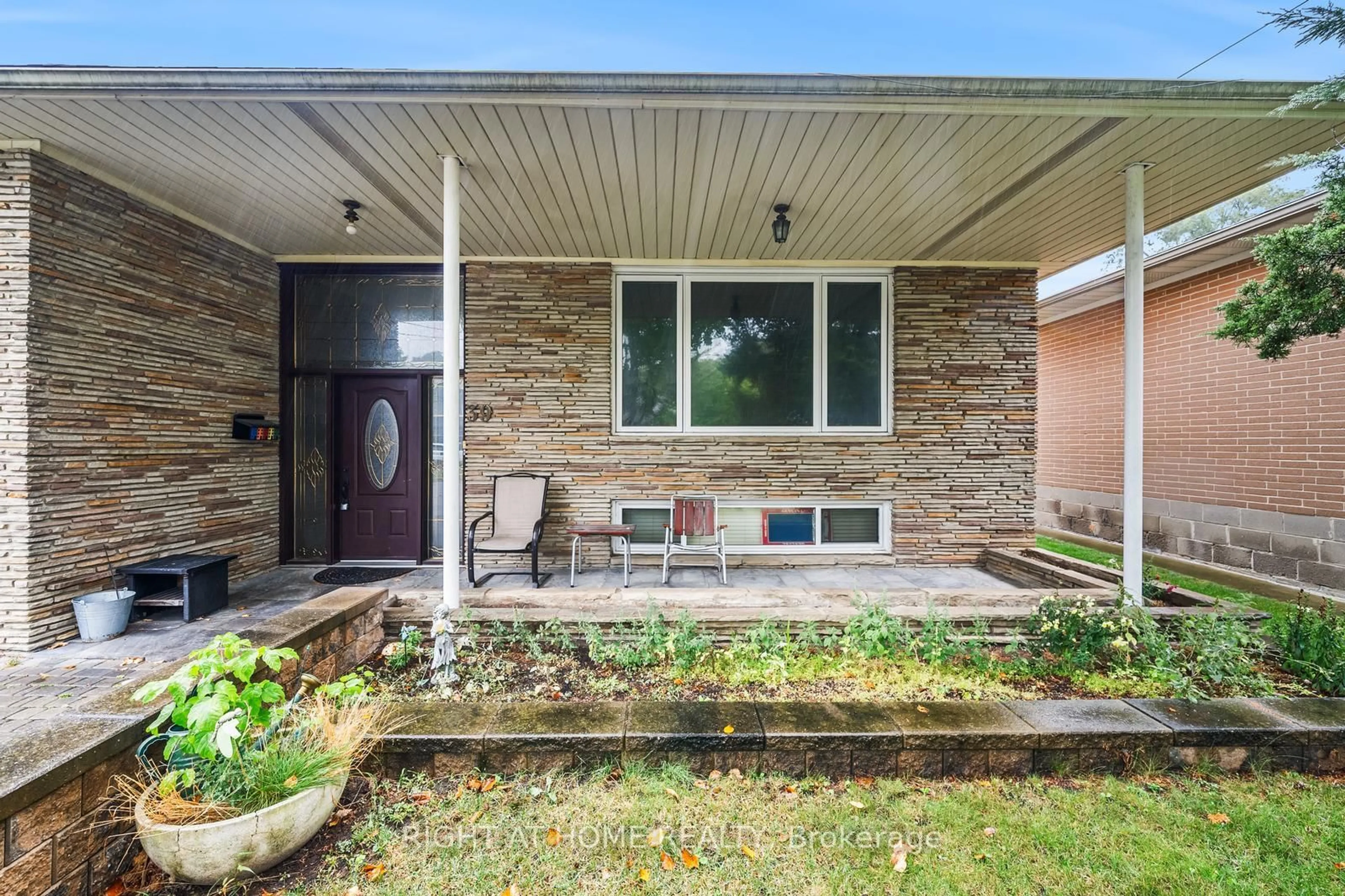 Home with brick exterior material, street for 39 Heathview Ave, Toronto Ontario M2K 2C2