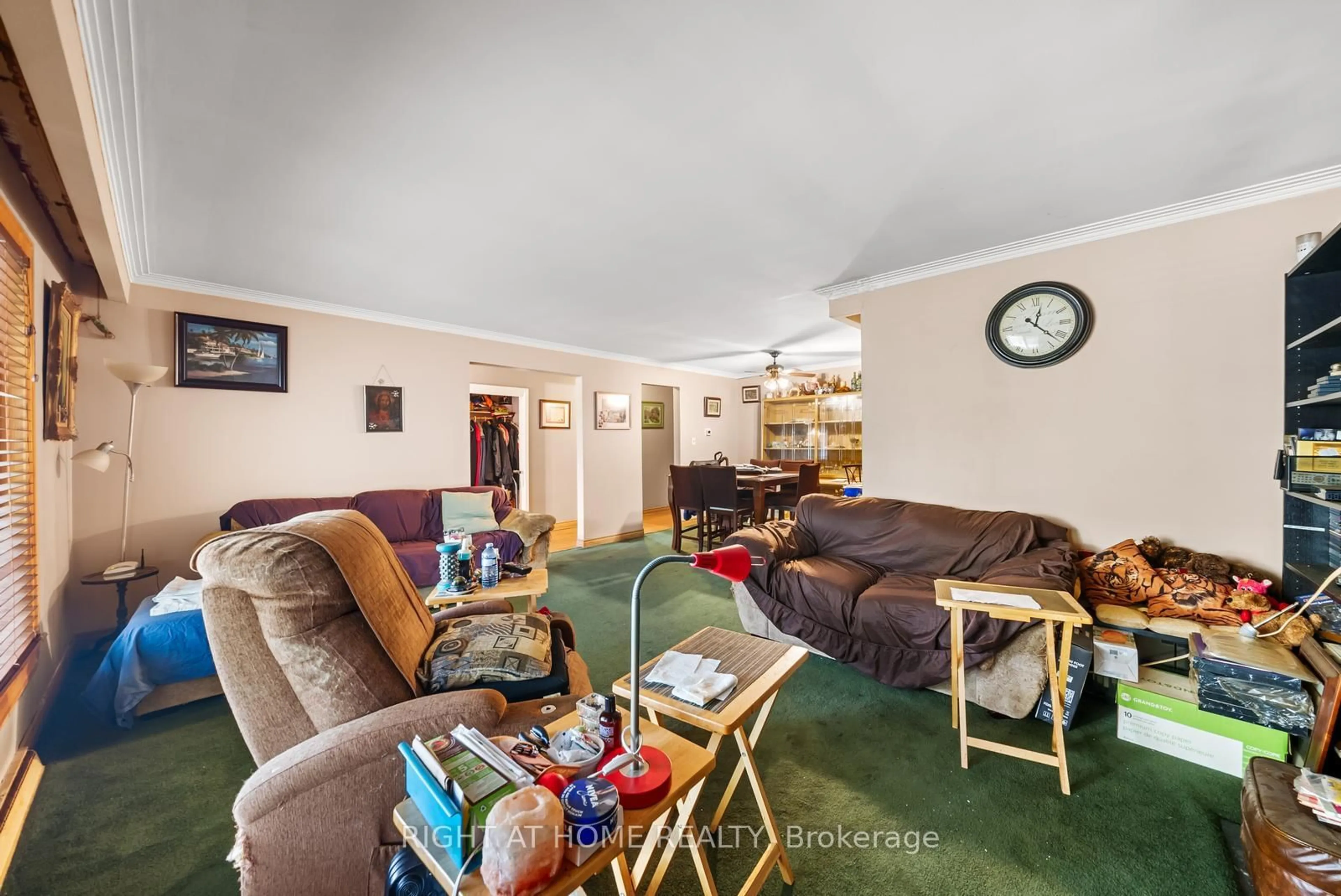 Living room with furniture, unknown for 39 Heathview Ave, Toronto Ontario M2K 2C2