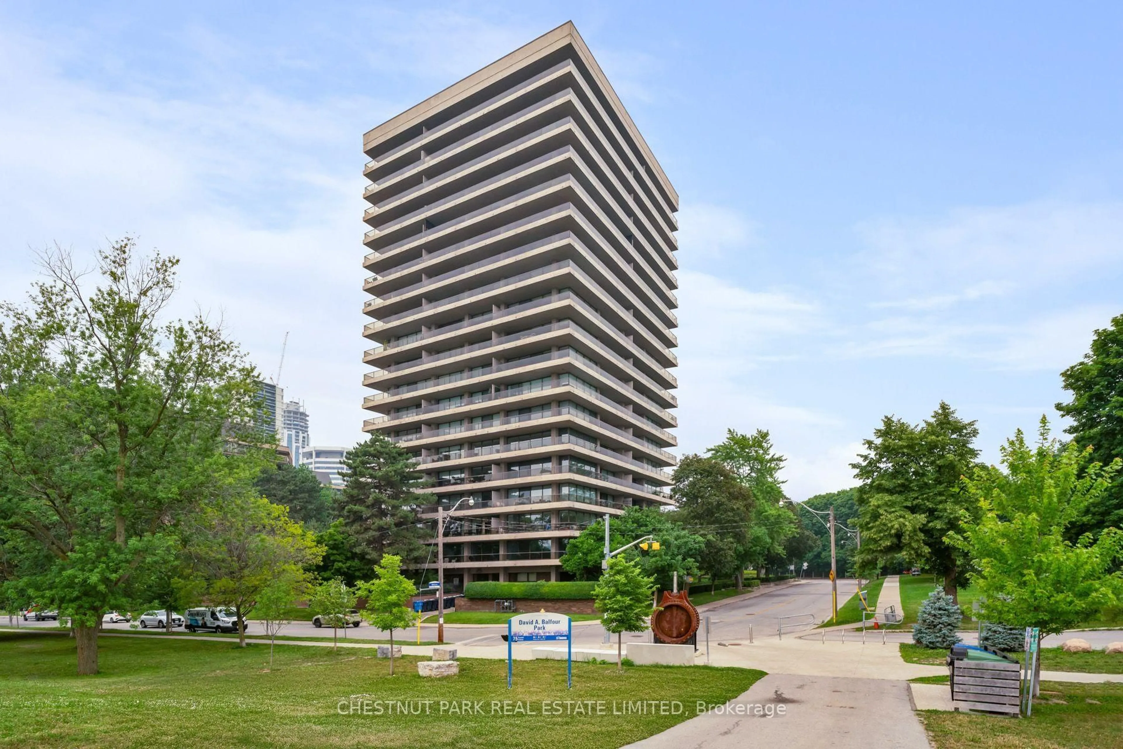 Indoor foyer for 10 Avoca Ave #501, Toronto Ontario M4T 2B7