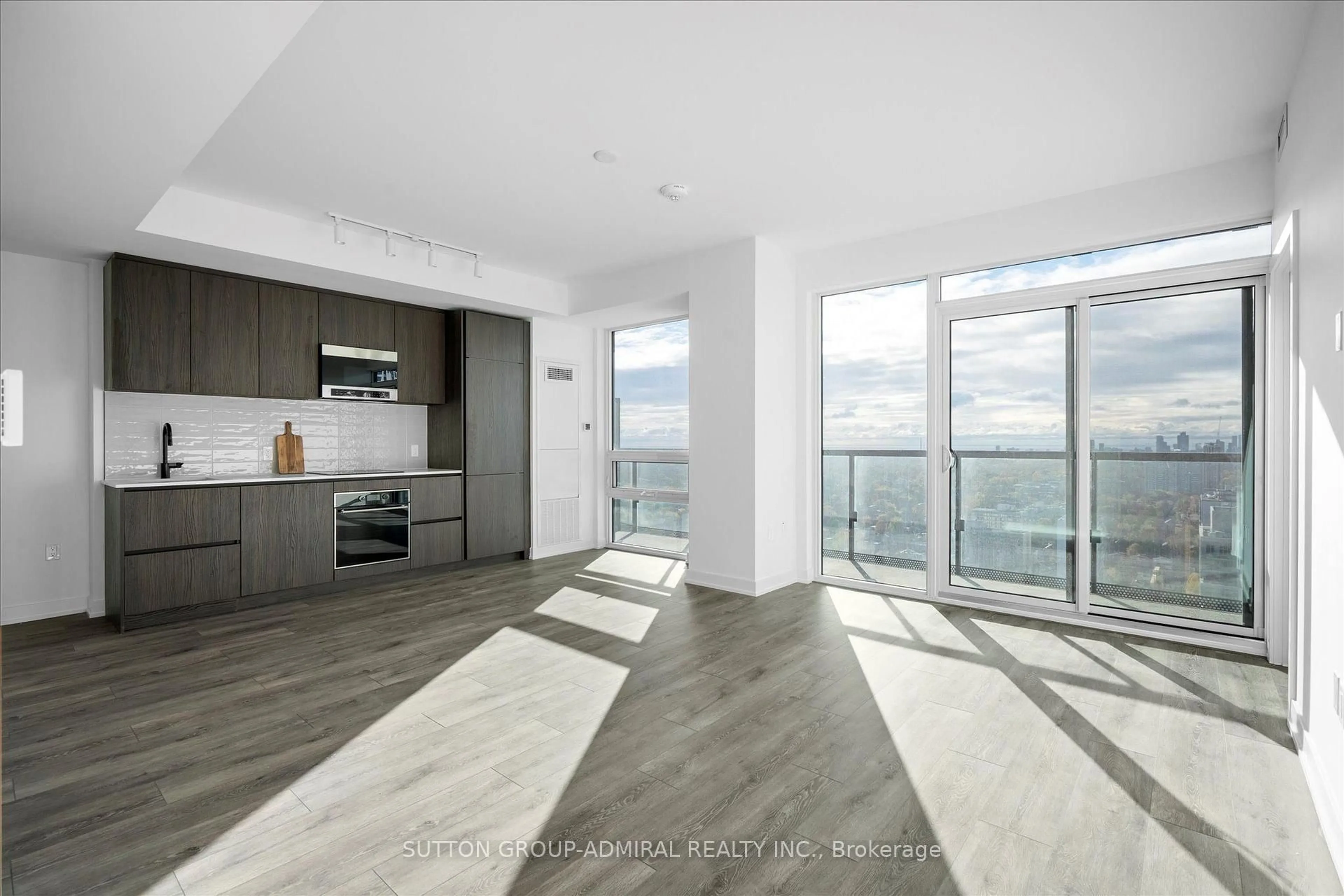 Open concept kitchen, unknown for 127 Broadway Ave #2902, Toronto Ontario M4P 1V7