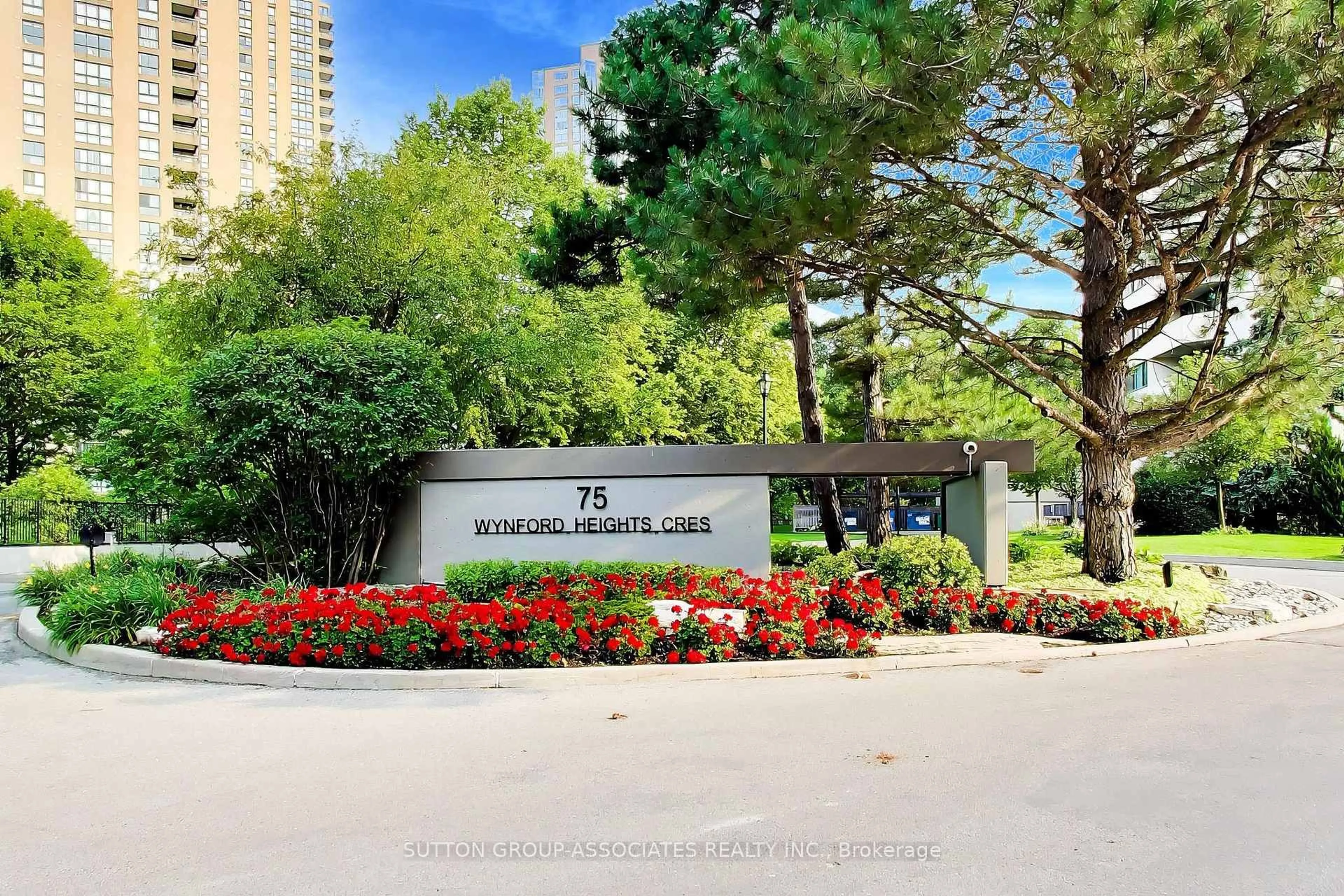 Indoor foyer for 75 Wynford Hts Cres #204, Toronto Ontario M3C 3H9