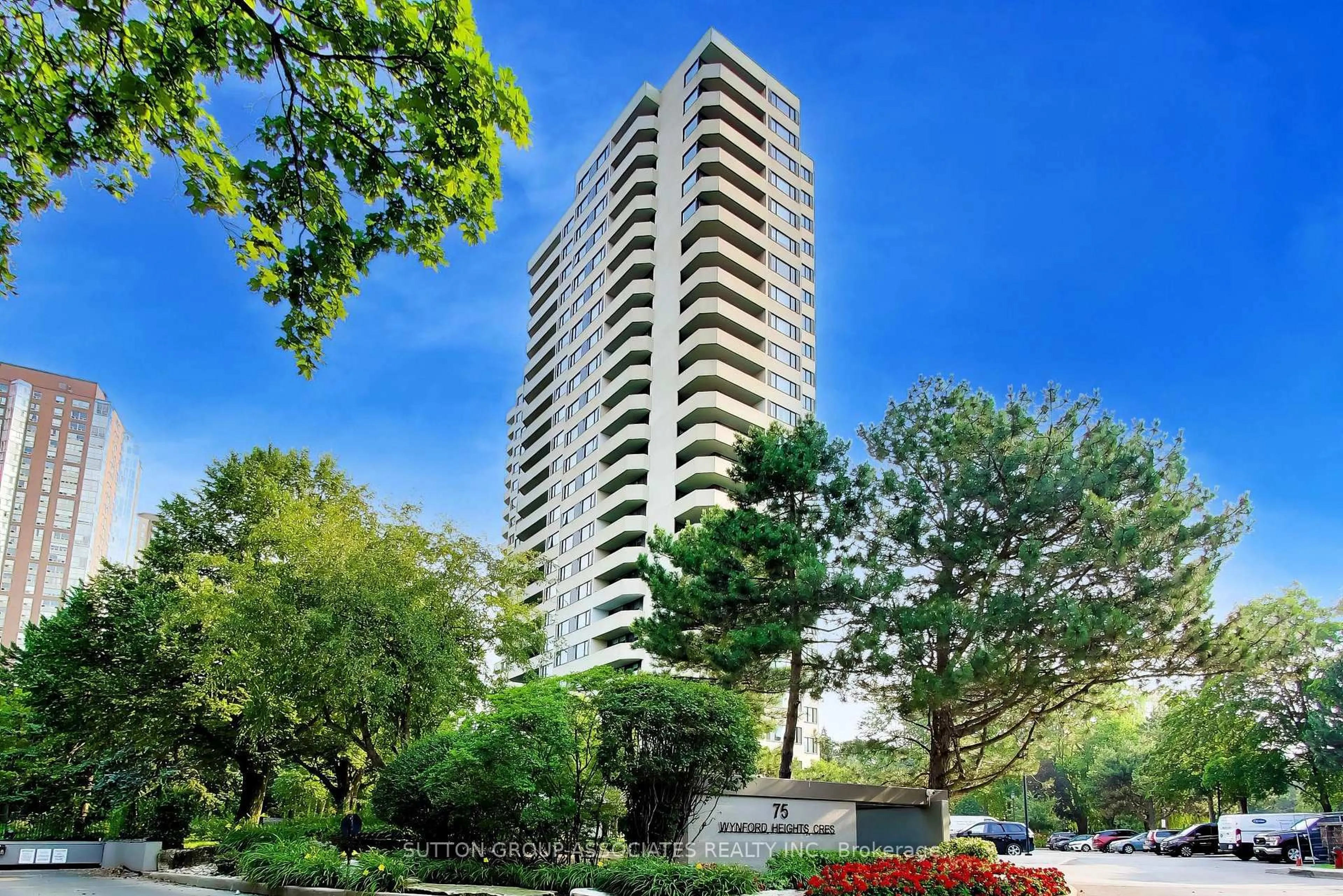 Indoor foyer for 75 Wynford Hts Cres #204, Toronto Ontario M3C 3H9