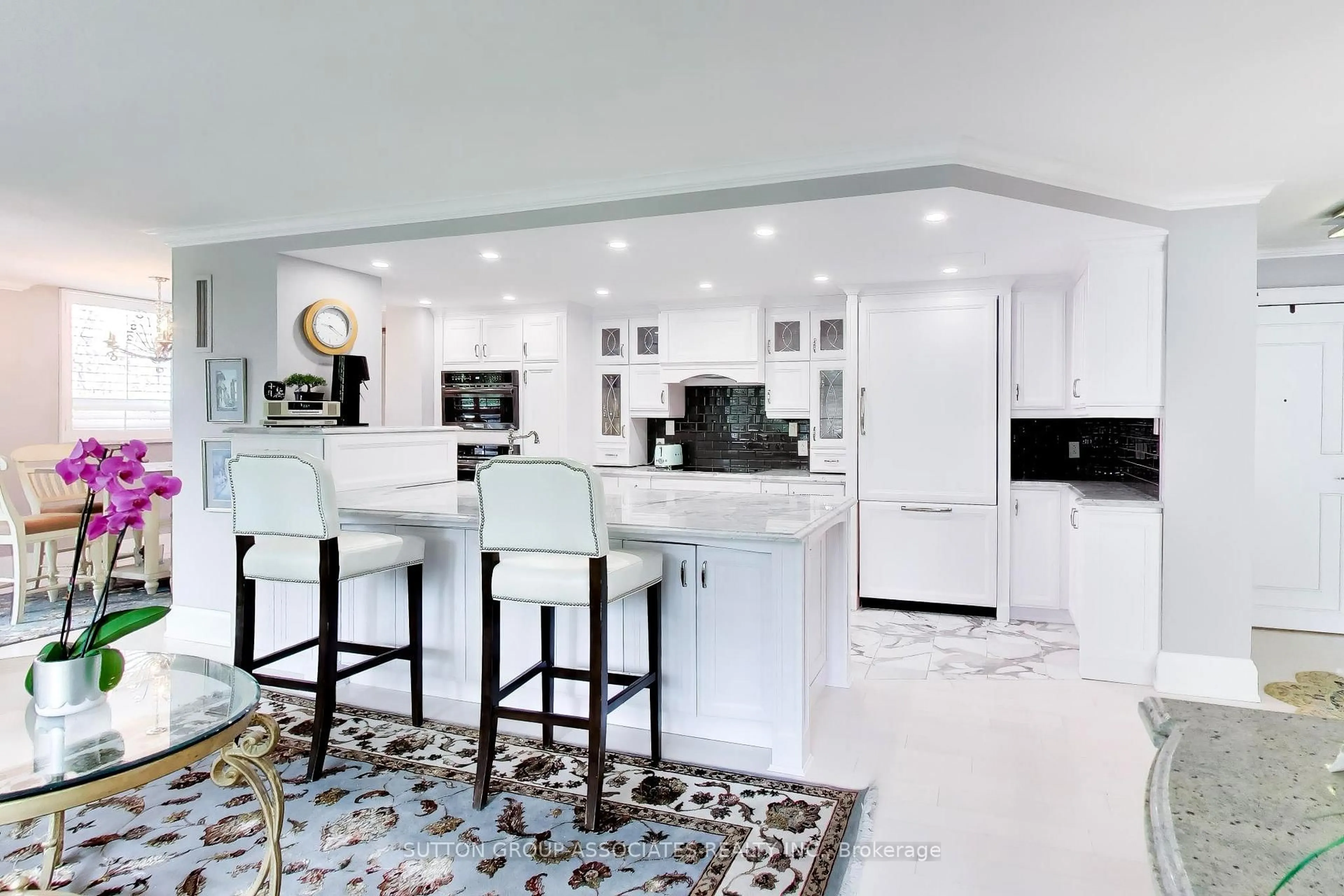 Contemporary kitchen, ceramic/tile floor for 75 Wynford Hts Cres #204, Toronto Ontario M3C 3H9