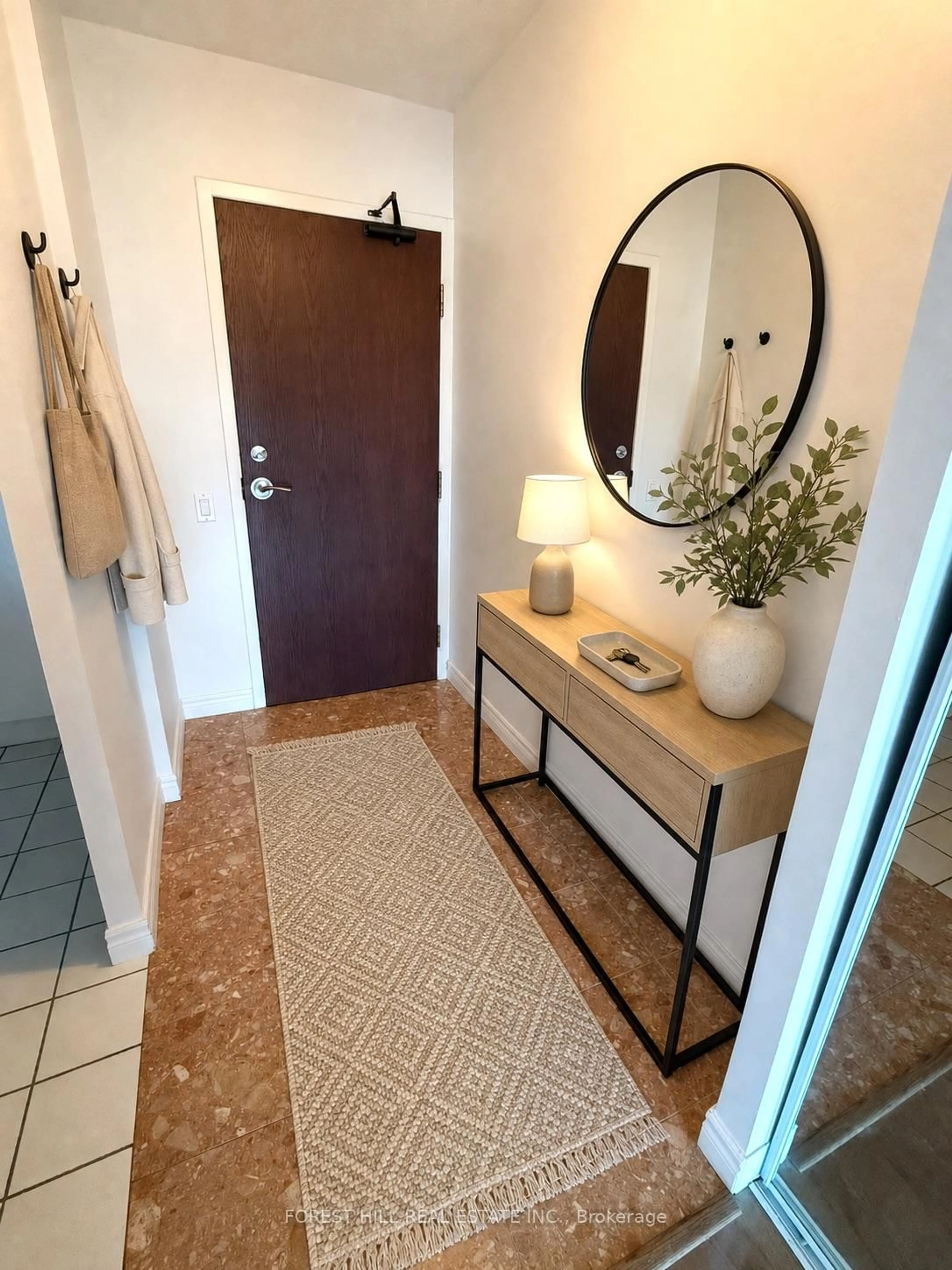 Indoor entryway for 2 Covington Rd #401, Toronto Ontario M6A 3E2