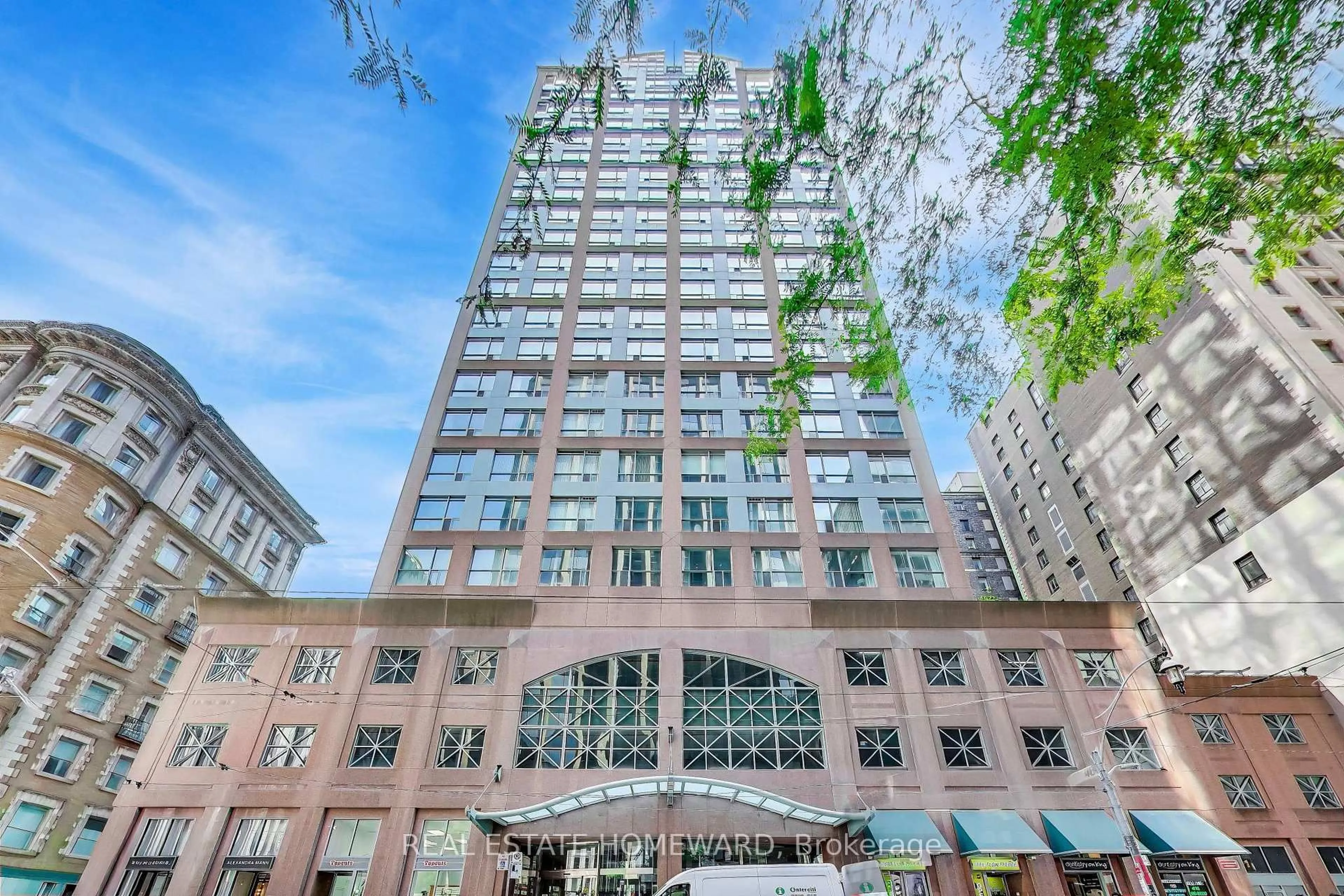 Patio, building for 7 King St #602, Toronto Ontario M5C 3C5