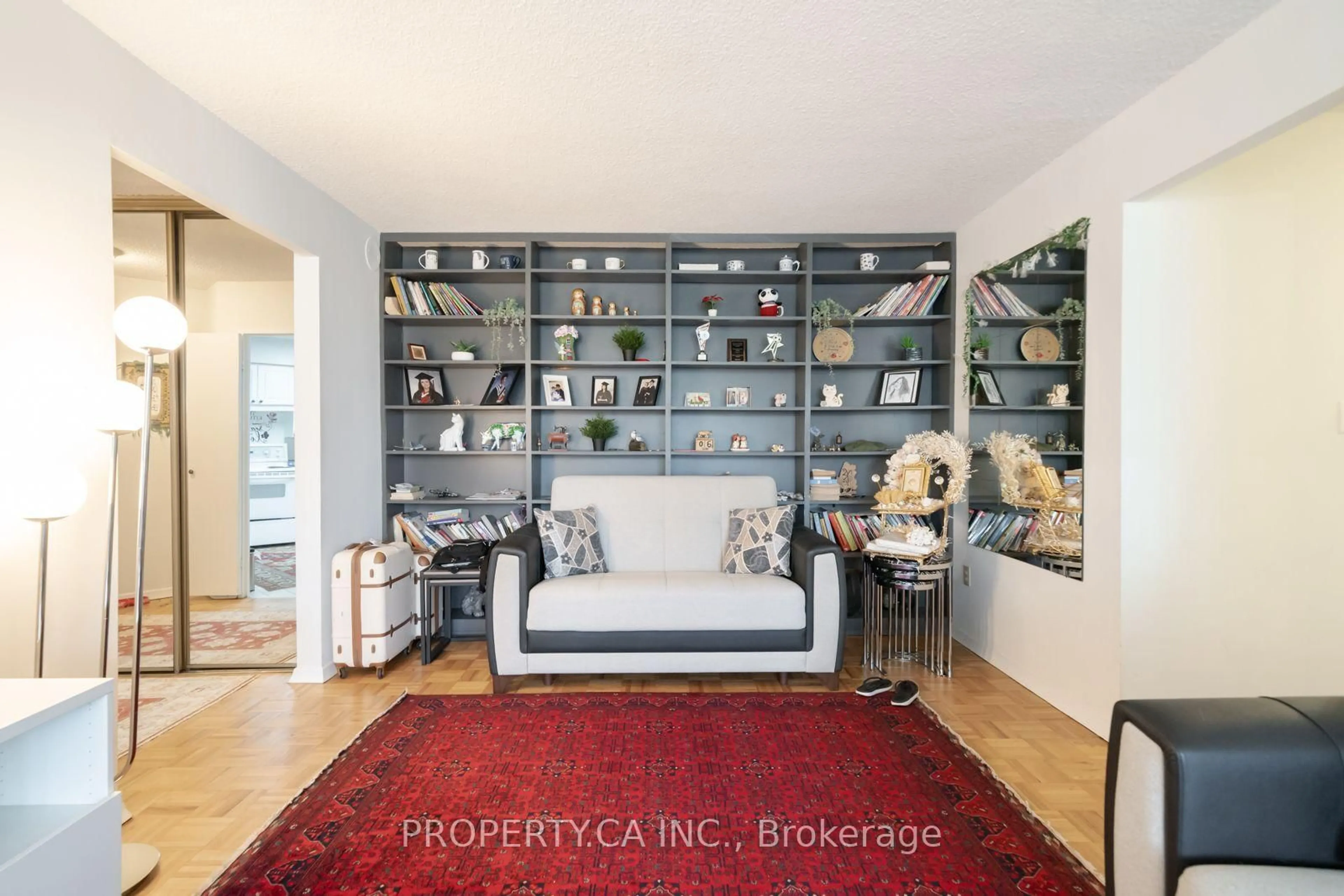 Living room with furniture, unknown for 75 Graydon Hall Dr #303, Toronto Ontario M3A 3M5