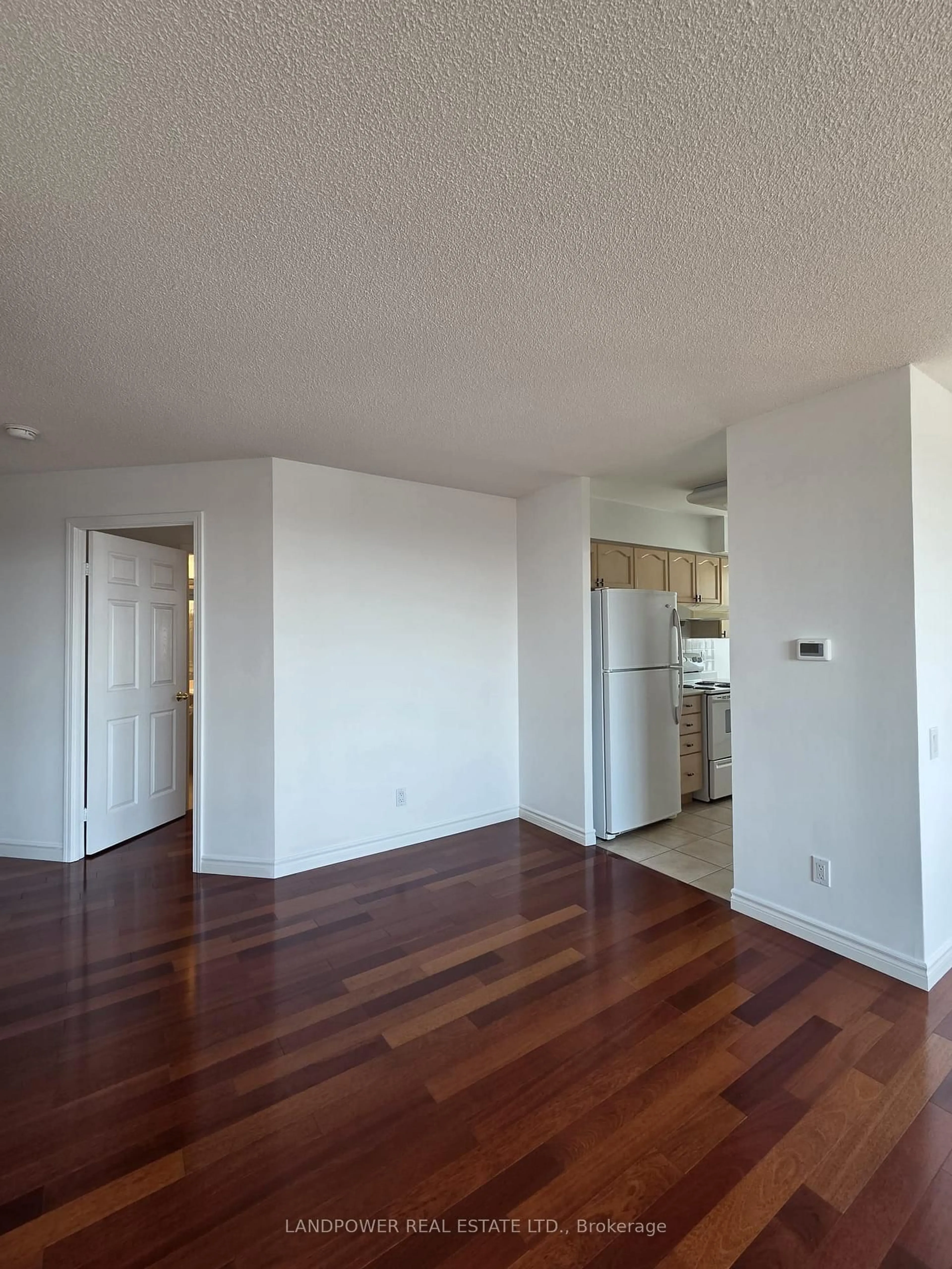 A pic of a room for 8 Hillcrest Ave #1107, Toronto Ontario M2N 3N5