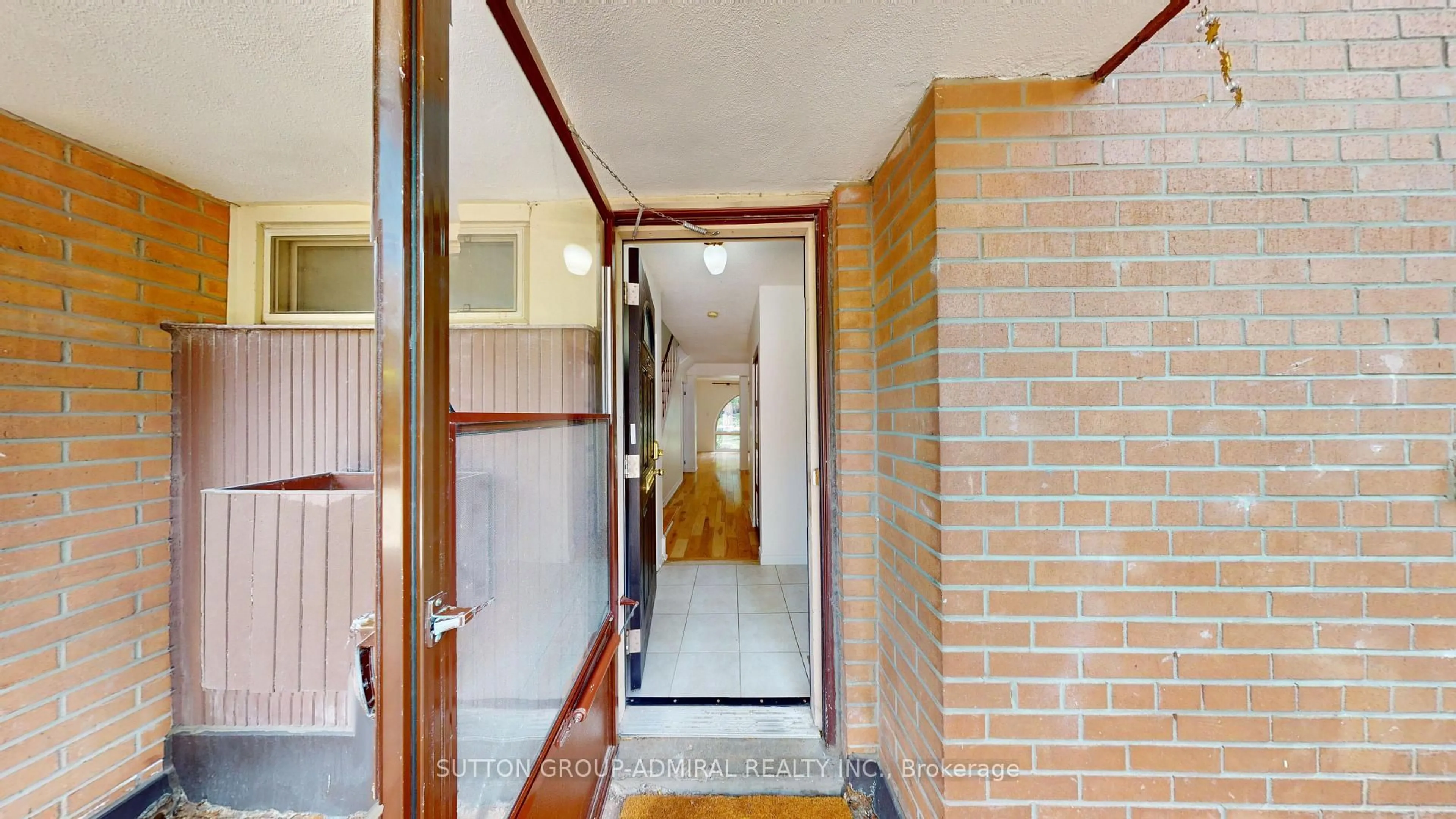 Indoor foyer for 6 Esterbrooke Ave #73, Toronto Ontario M2J 2C2
