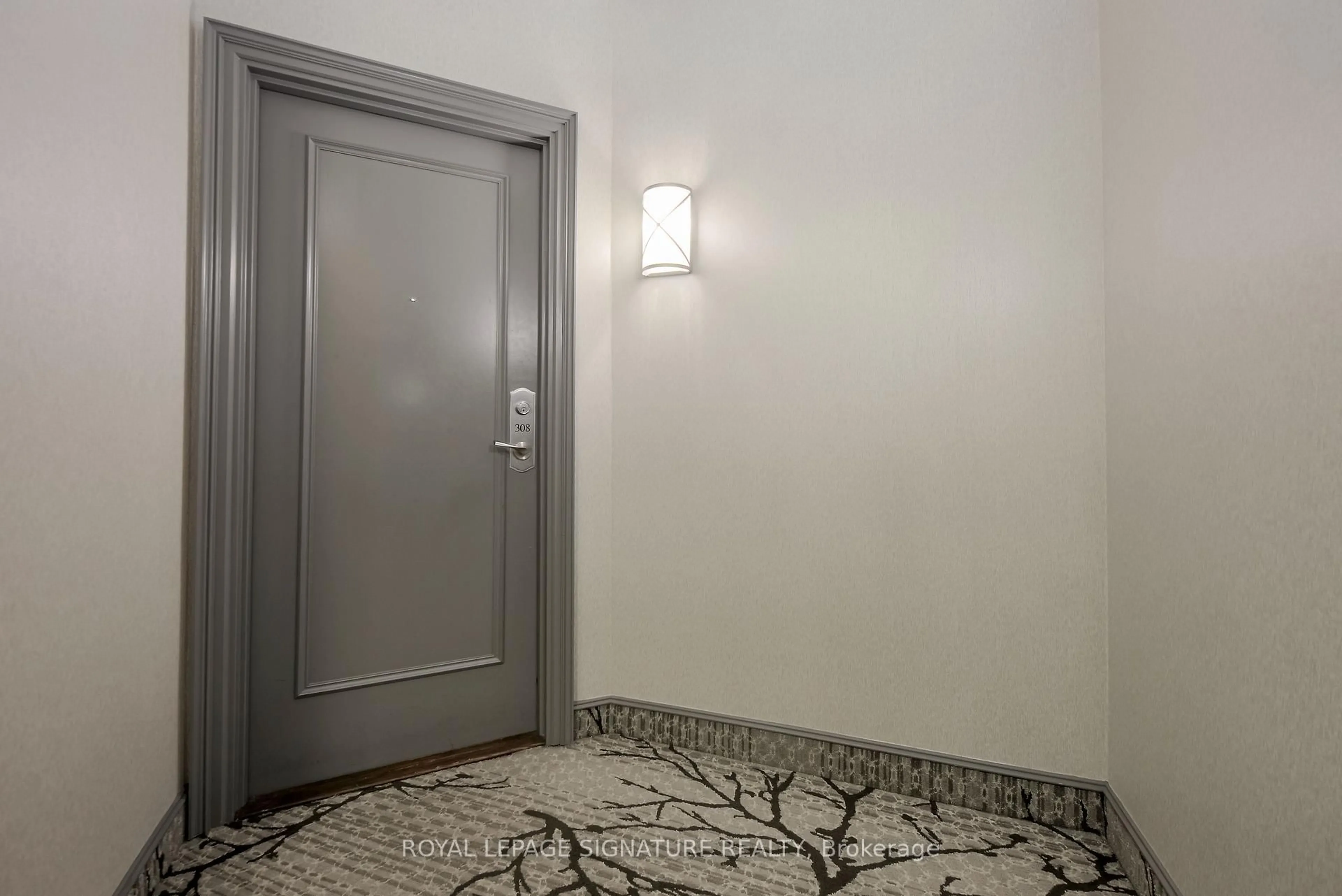 Indoor foyer for 485 Rosewell Ave #308, Toronto Ontario M4R 2J2