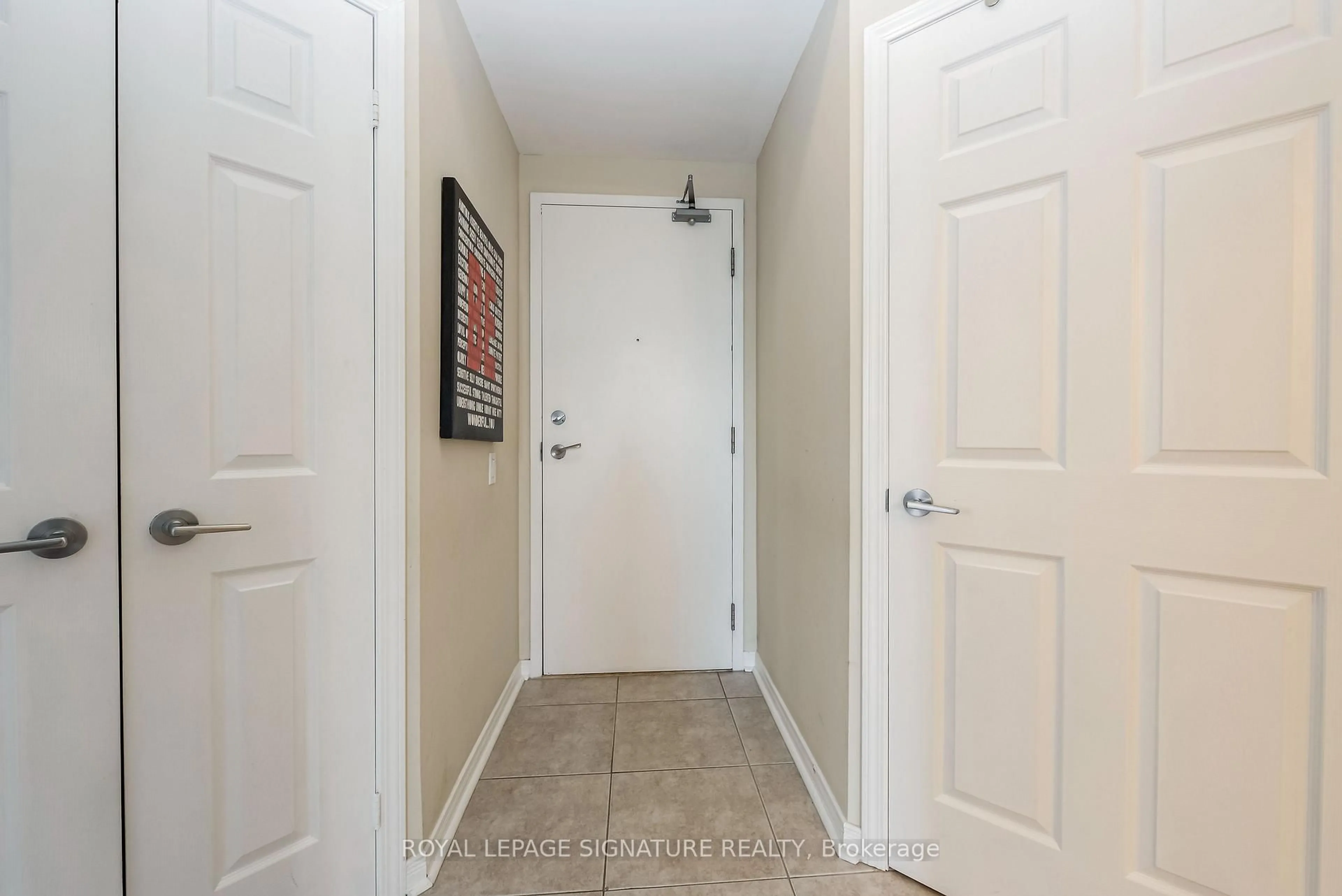 Indoor entryway for 485 Rosewell Ave #308, Toronto Ontario M4R 2J2