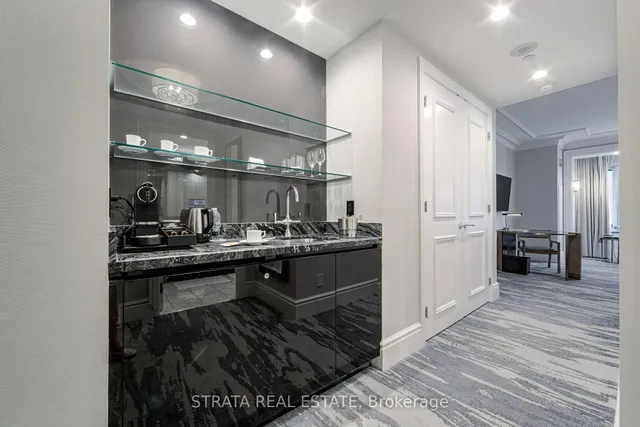 325 Bay St #1905, Toronto 3