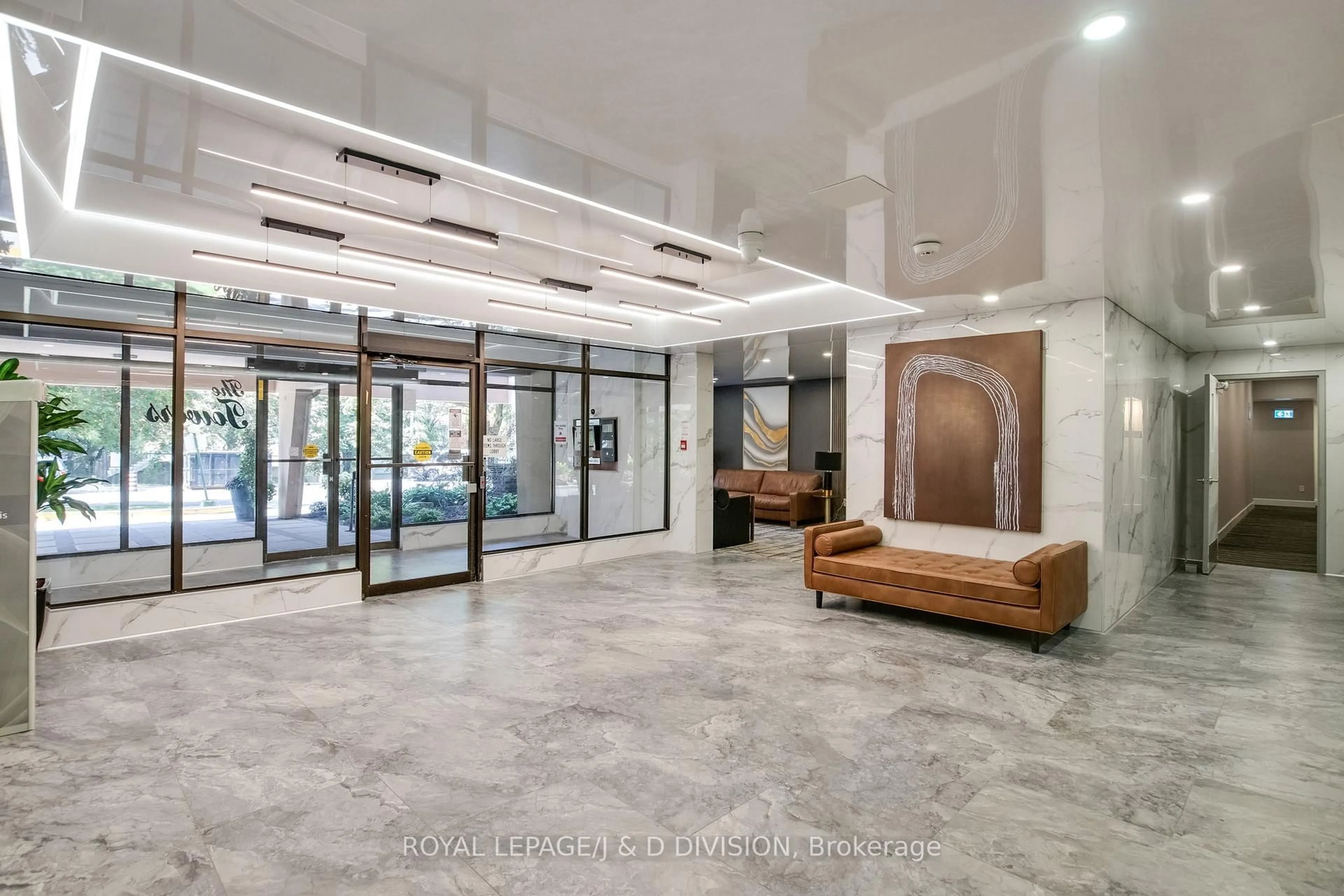 Lobby for 100 Canyon Ave #701, Toronto Ontario M3H 5T9